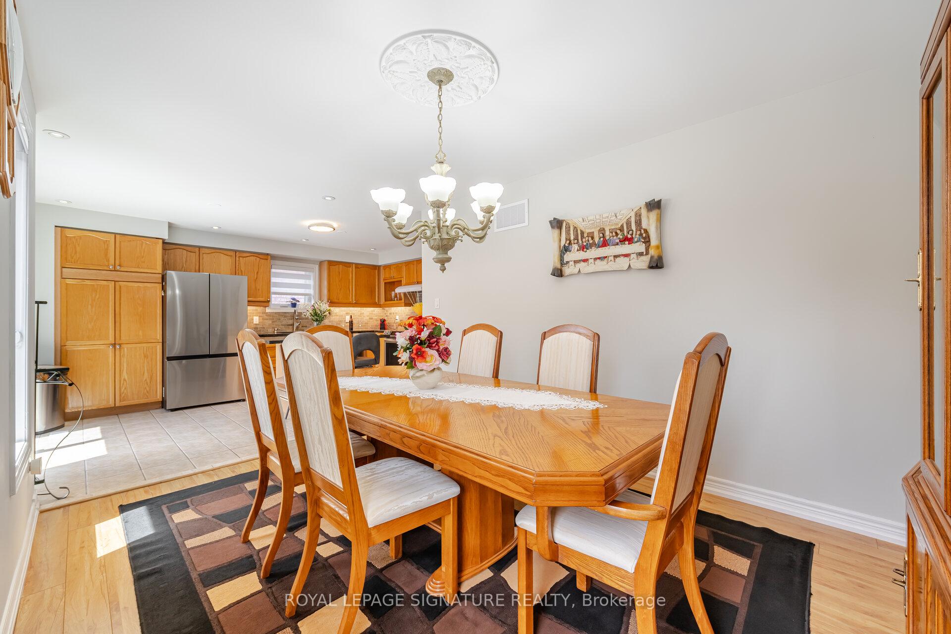 Photo 4 of 206 Van Scott Drive, Brampton, Northwest Sandalwood Parkway — HOMEH