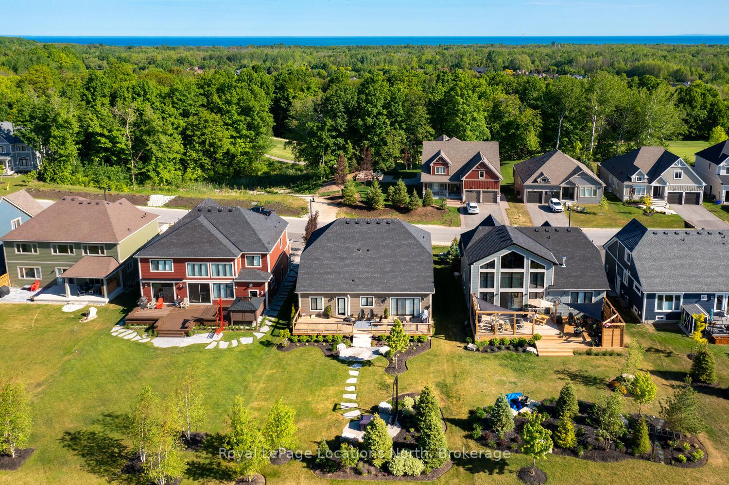 Photo 4 of 138 Crestview Court, Blue Mountains — HOMEH