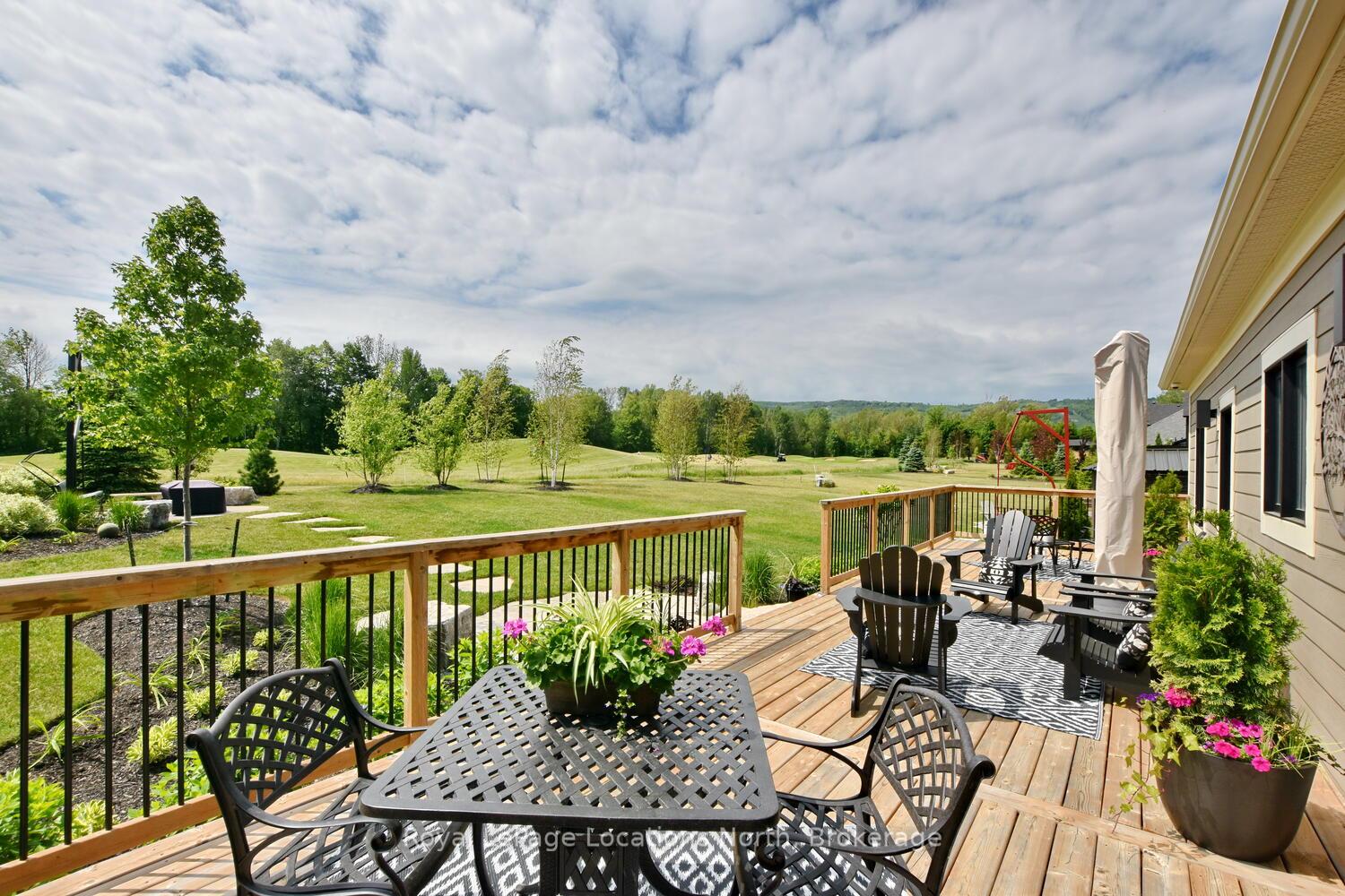 Photo 6 of 138 Crestview Court, Blue Mountains — HOMEH