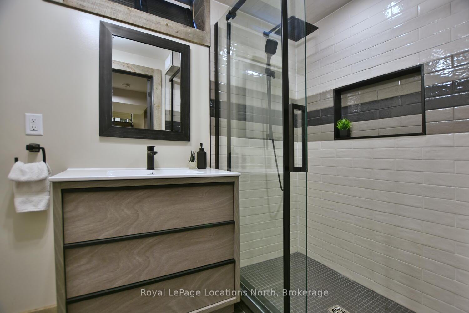 Photo 38 of 138 Crestview Court, Blue Mountains — HOMEH