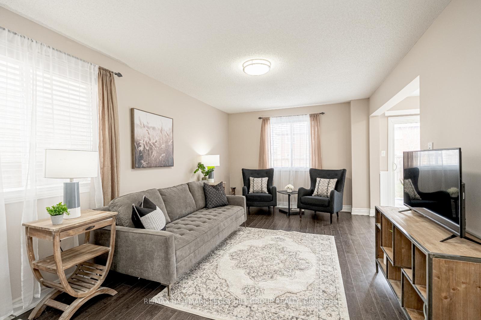 Photo 3 of 24 Coronation Parkway, Barrie, Innis-Shore — HOMEH