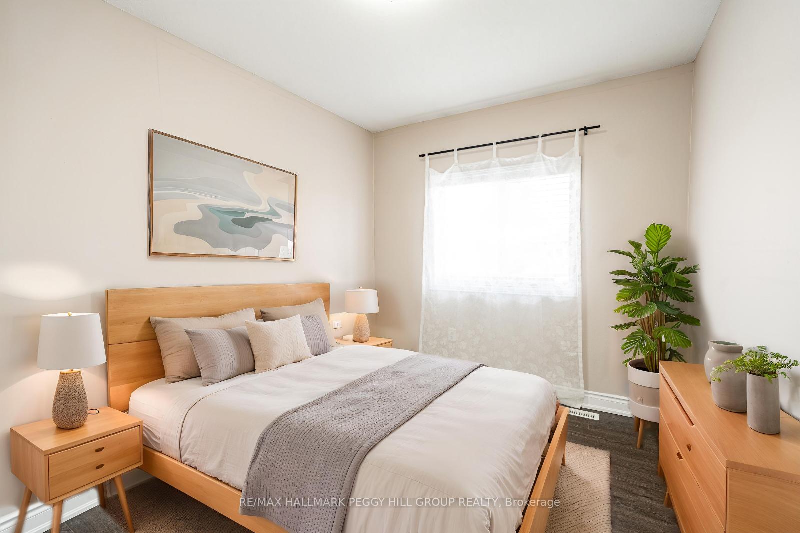 Photo 8 of 24 Coronation Parkway, Barrie, Innis-Shore — HOMEH