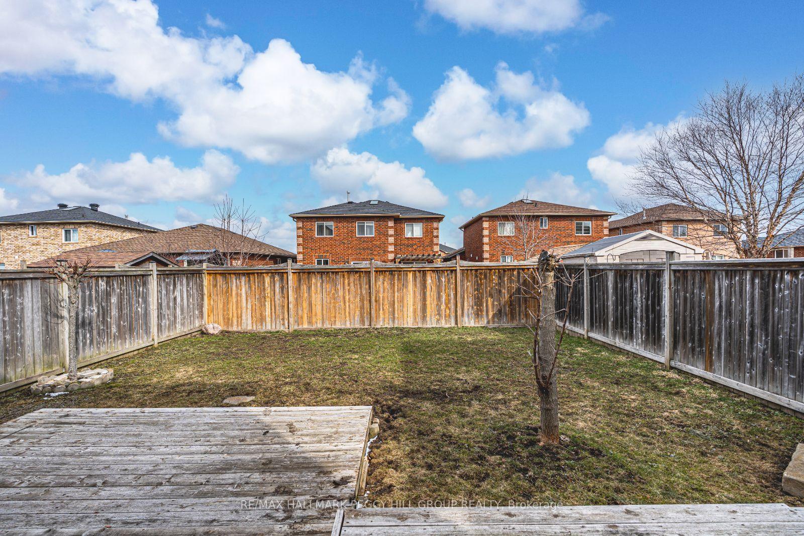 Photo 14 of 24 Coronation Parkway, Barrie, Innis-Shore — HOMEH