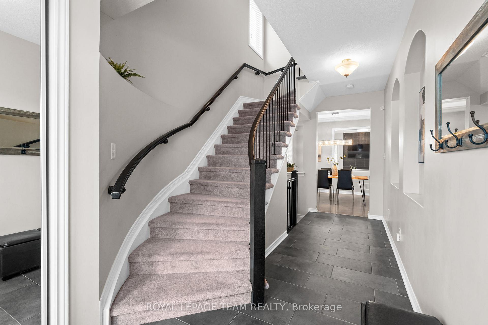 Photo 3 of 2211 Watercolours Way, Ottawa, Barrhaven - Half Moon Bay — HOMEH