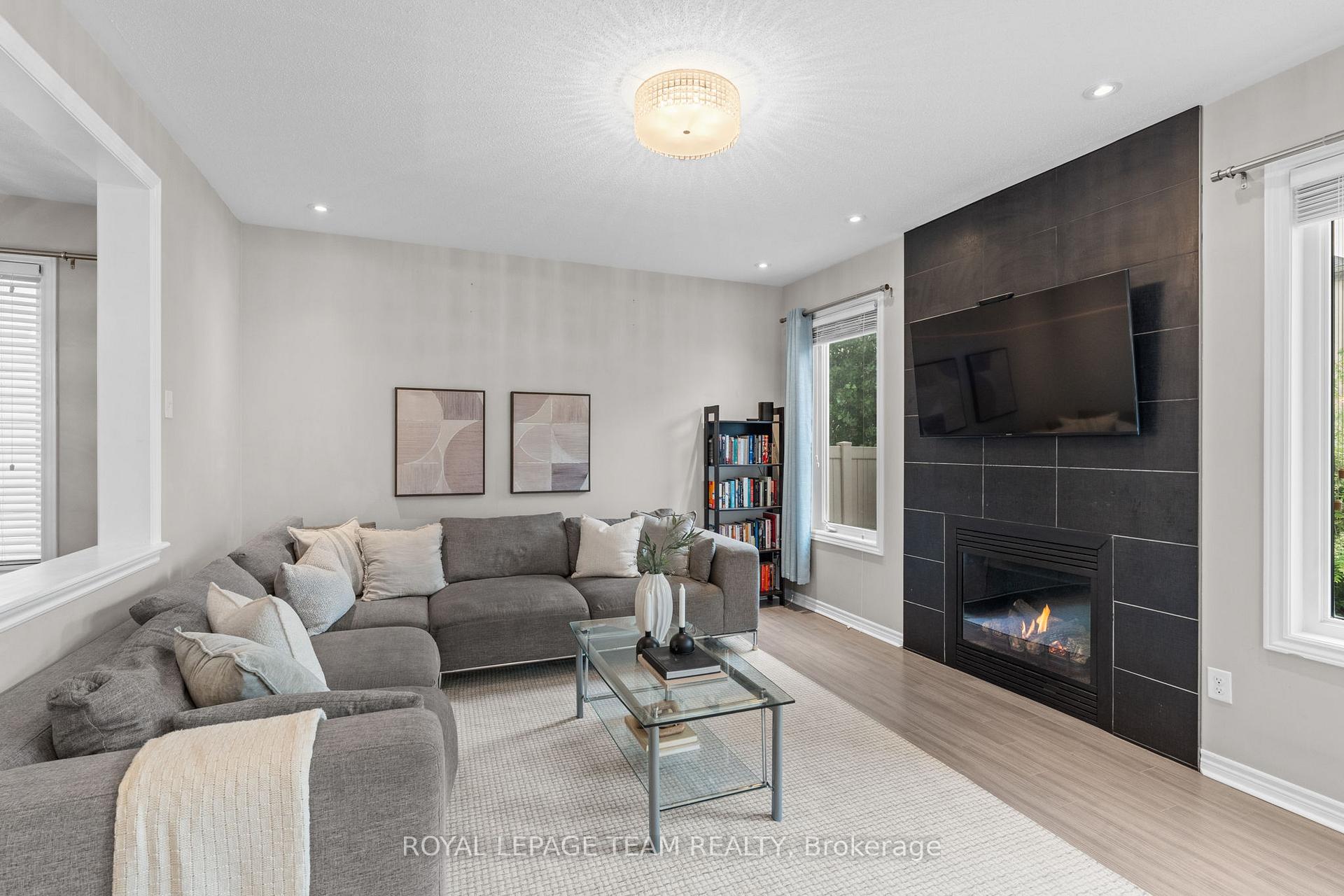 Photo 6 of 2211 Watercolours Way, Ottawa, Barrhaven - Half Moon Bay — HOMEH