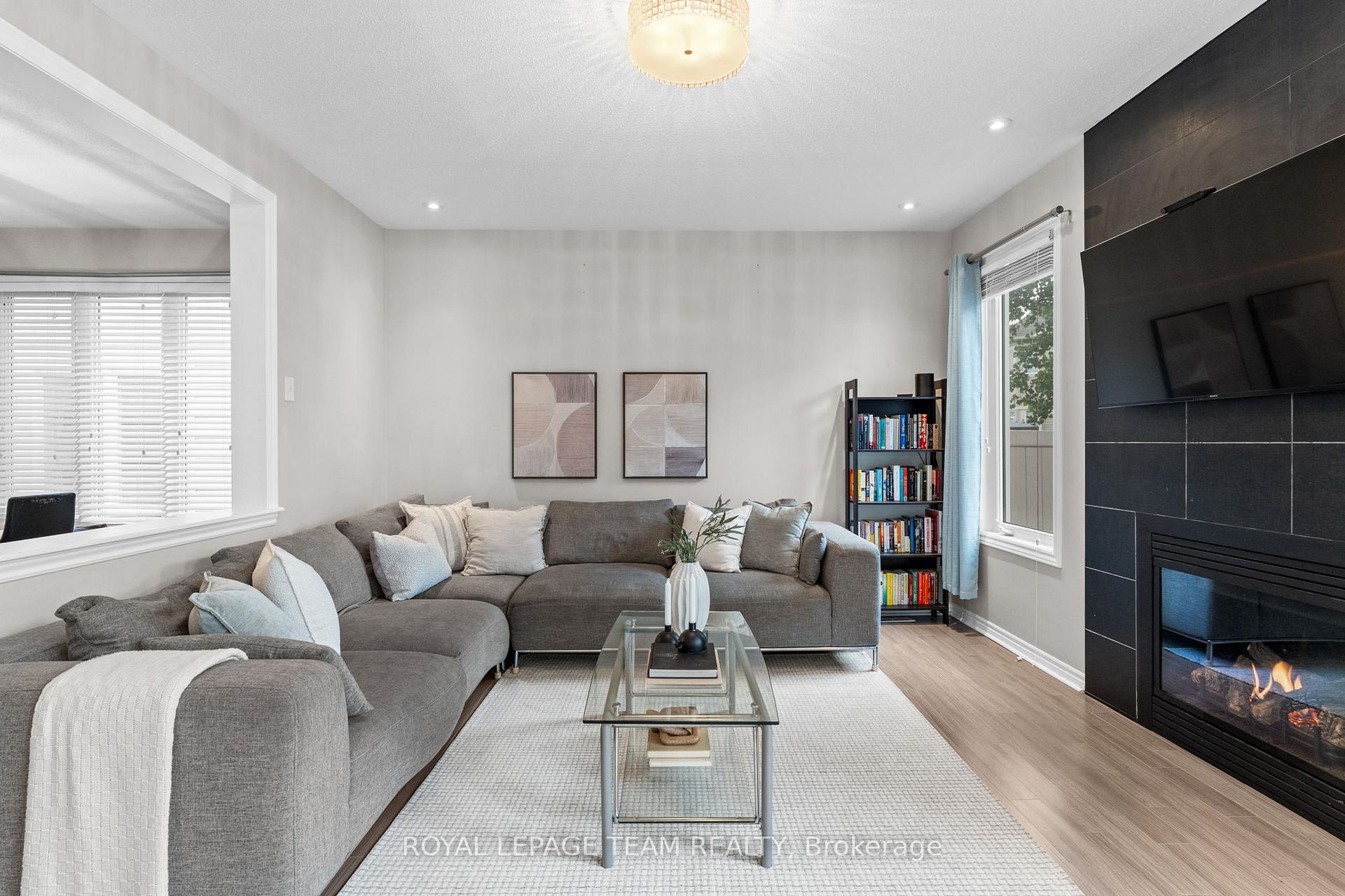 Photo 8 of 2211 Watercolours Way, Ottawa, Barrhaven - Half Moon Bay — HOMEH