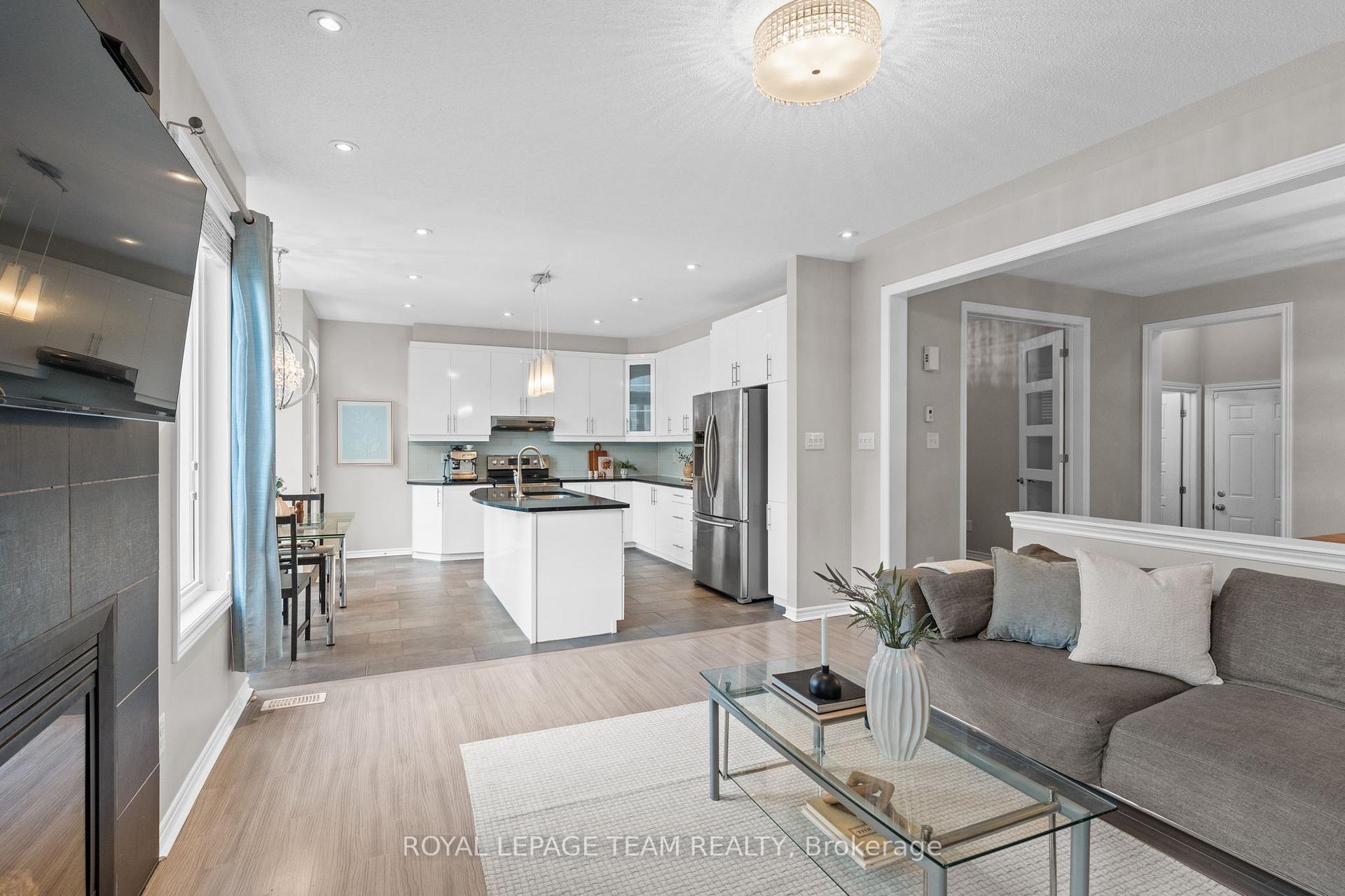 Photo 7 of 2211 Watercolours Way, Ottawa, Barrhaven - Half Moon Bay — HOMEH