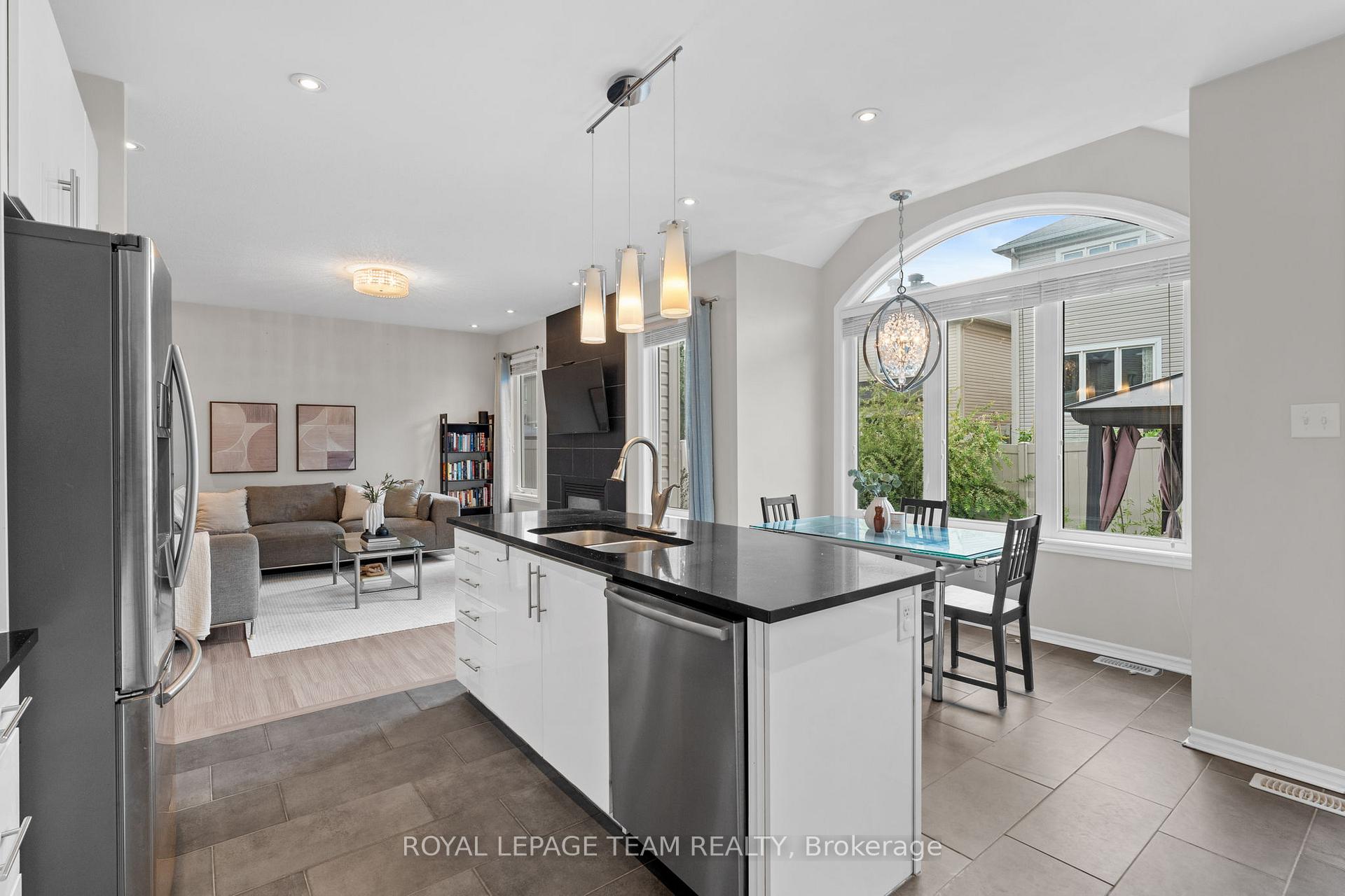 Photo 14 of 2211 Watercolours Way, Ottawa, Barrhaven - Half Moon Bay — HOMEH