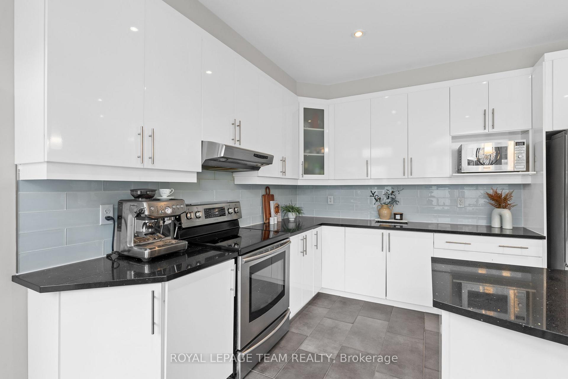 Photo 21 of 2211 Watercolours Way, Ottawa, Barrhaven - Half Moon Bay — HOMEH