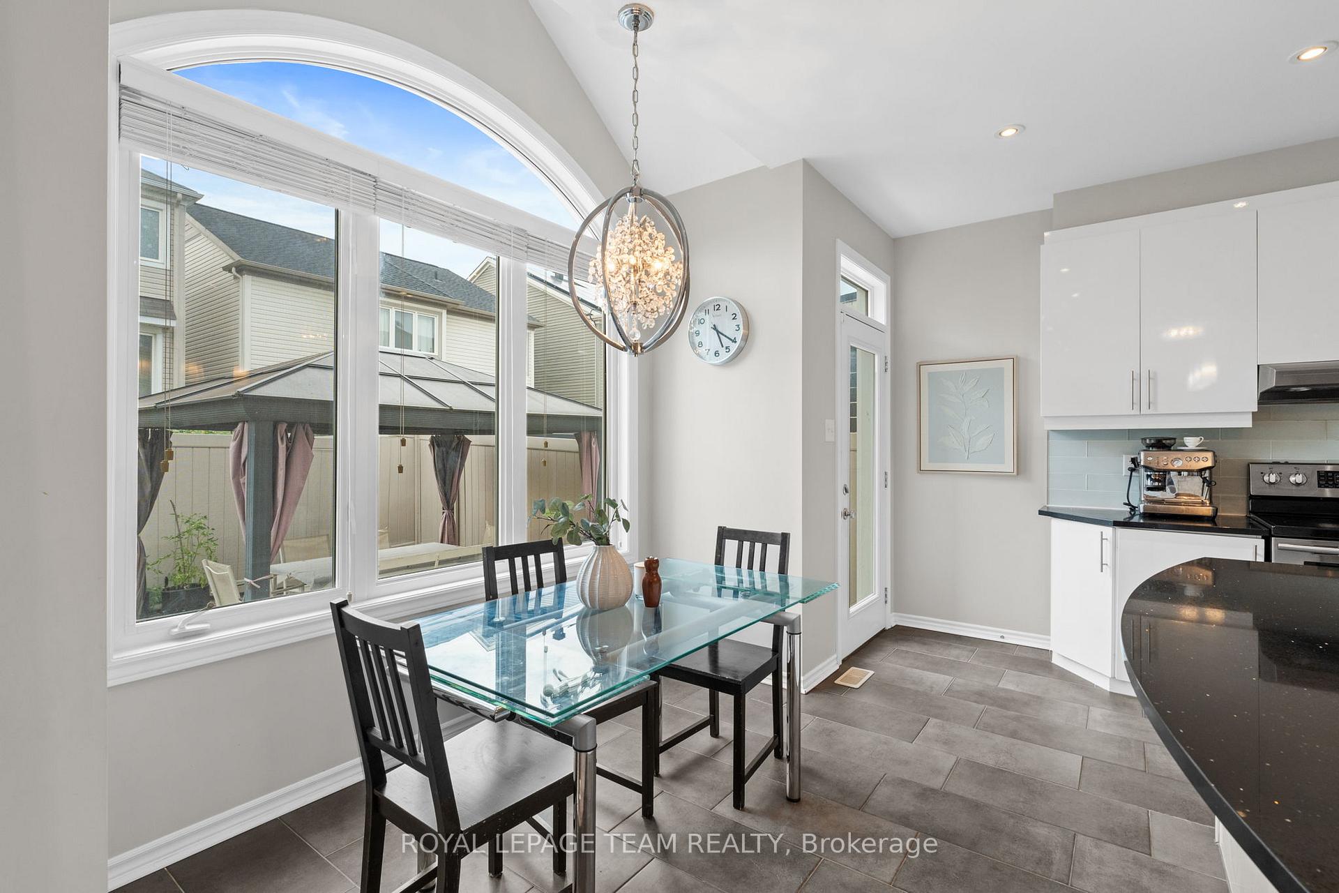 Photo 16 of 2211 Watercolours Way, Ottawa, Barrhaven - Half Moon Bay — HOMEH
