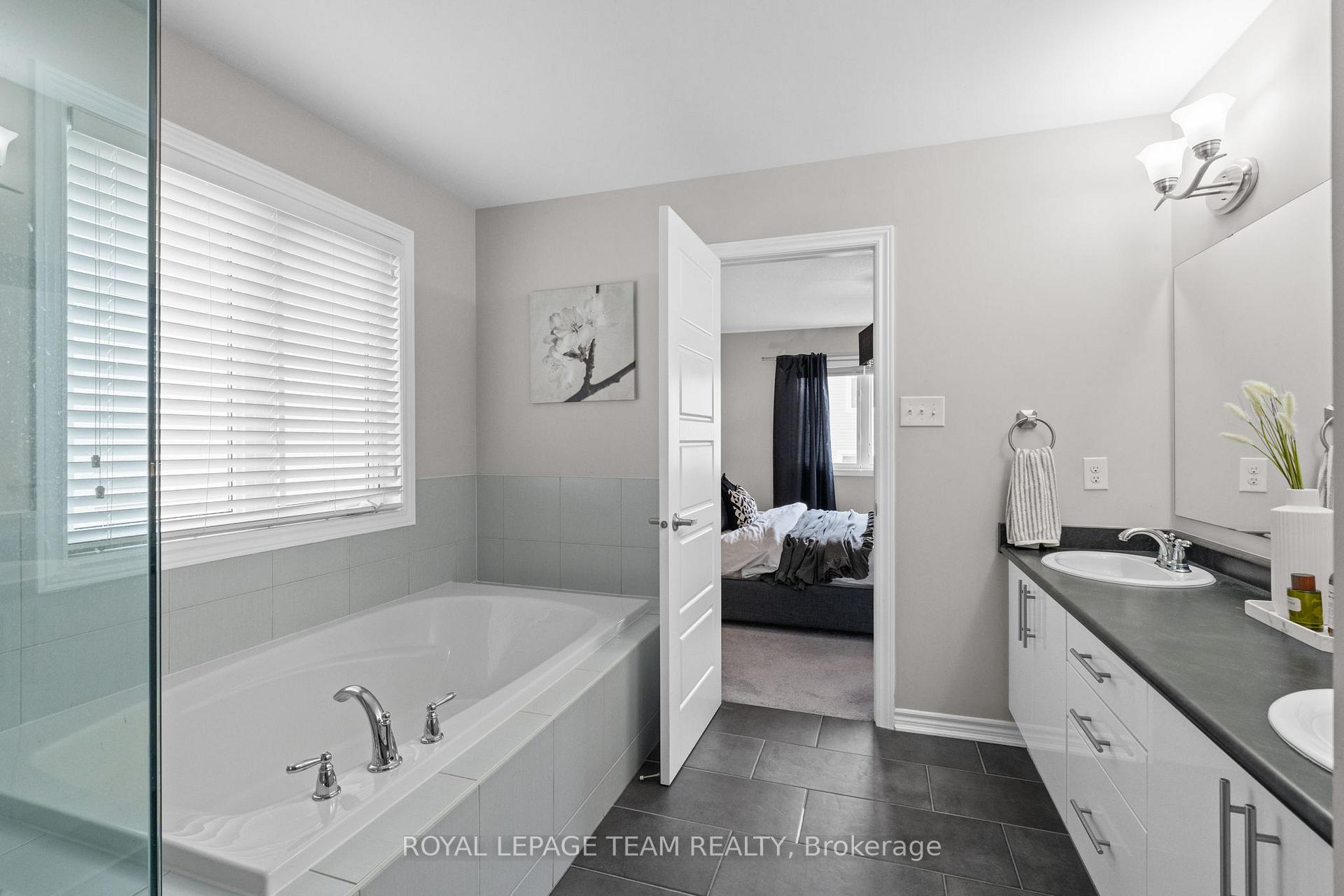 Photo 25 of 2211 Watercolours Way, Ottawa, Barrhaven - Half Moon Bay — HOMEH