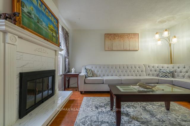 Photo 11 of 115 Morton Way, Brampton, Fletcher's West — HOMEH