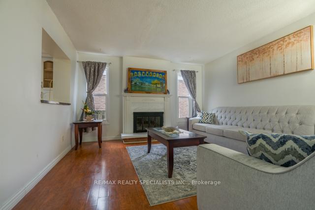 Photo 4 of 115 Morton Way, Brampton, Fletcher's West — HOMEH