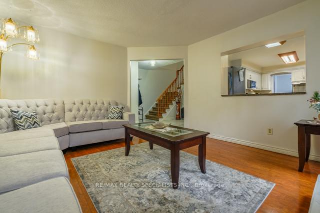 Photo 7 of 115 Morton Way, Brampton, Fletcher's West — HOMEH