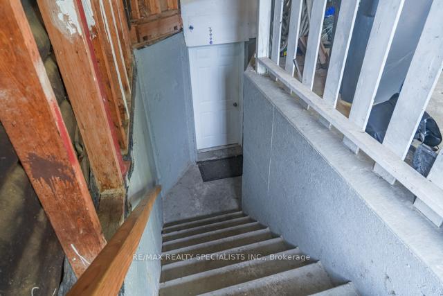 Photo 17 of 115 Morton Way, Brampton, Fletcher's West — HOMEH