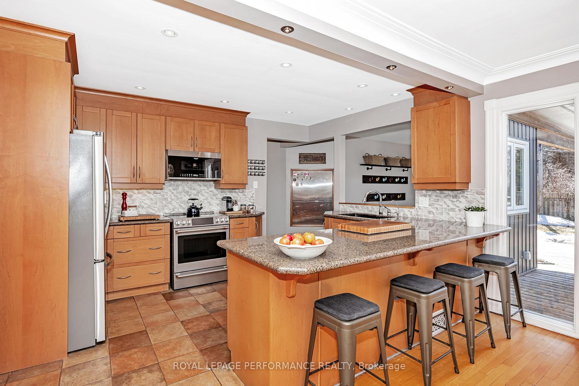 Photo 12 of 516 Sherbourne Road, Ottawa, Carlingwood — HOMEH
