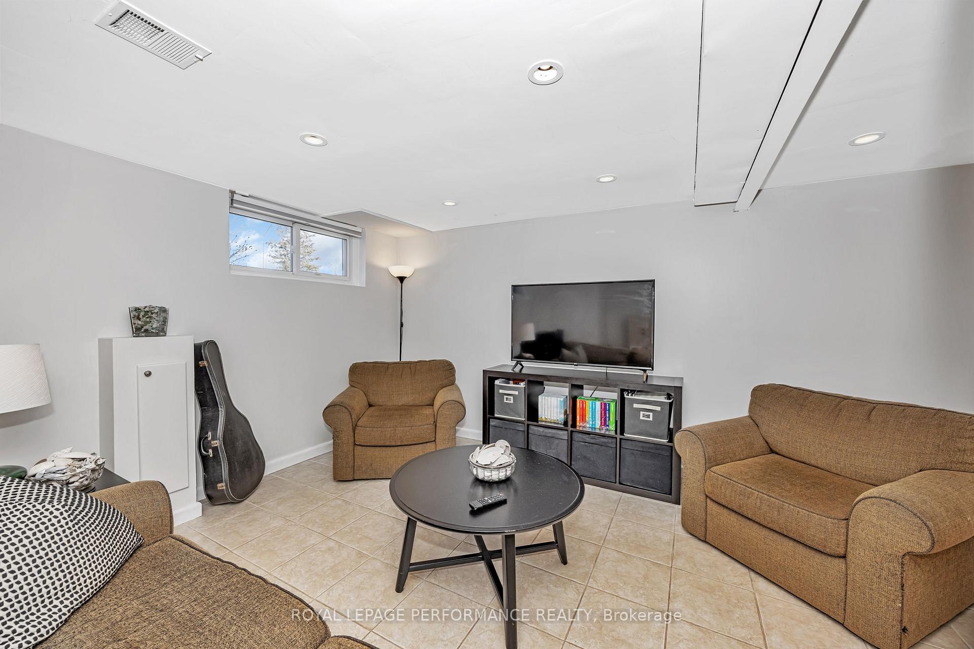 Photo 24 of 516 Sherbourne Road, Ottawa, Carlingwood — HOMEH