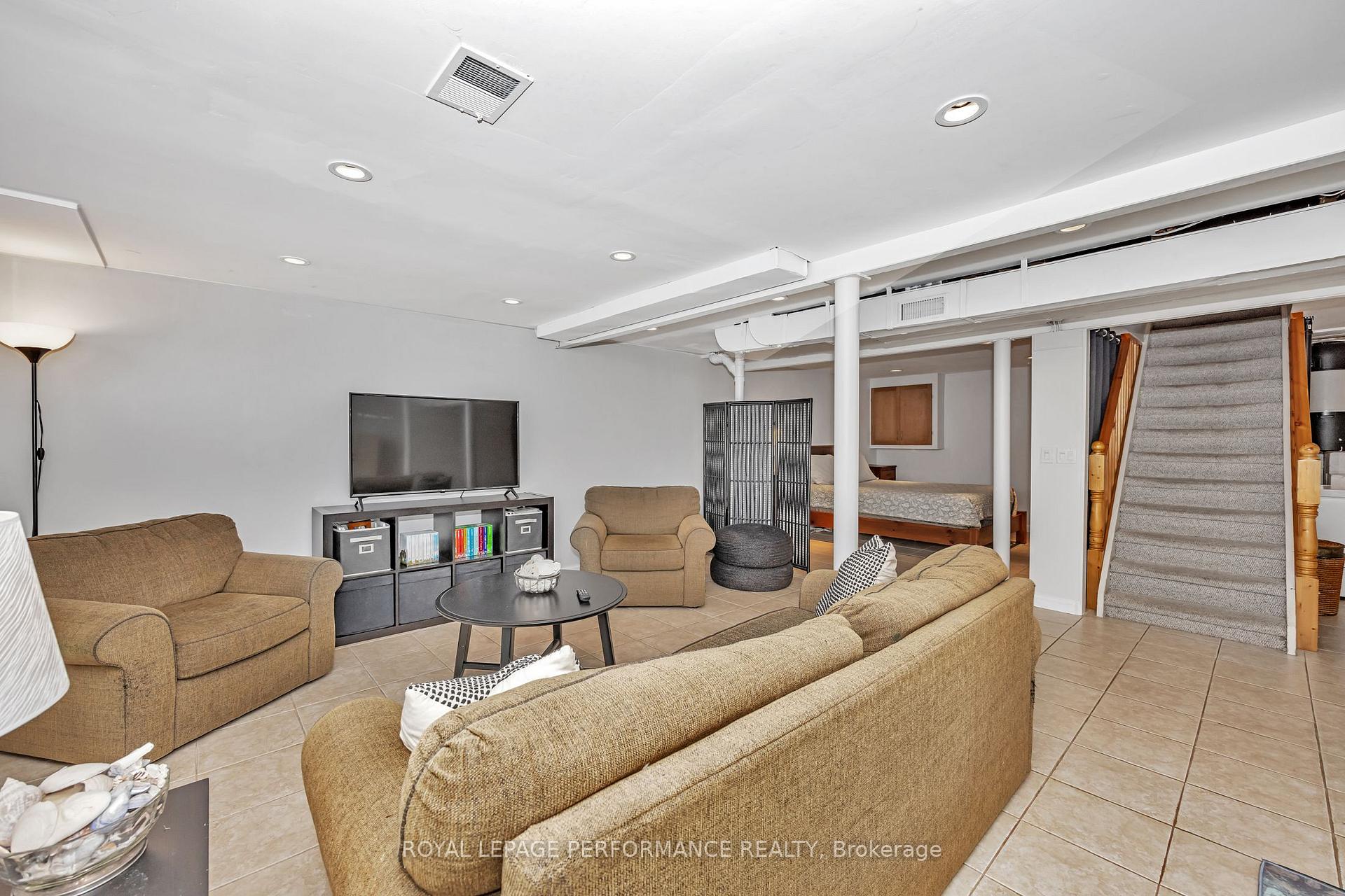Photo 29 of 516 Sherbourne Road, Ottawa, Carlingwood — HOMEH