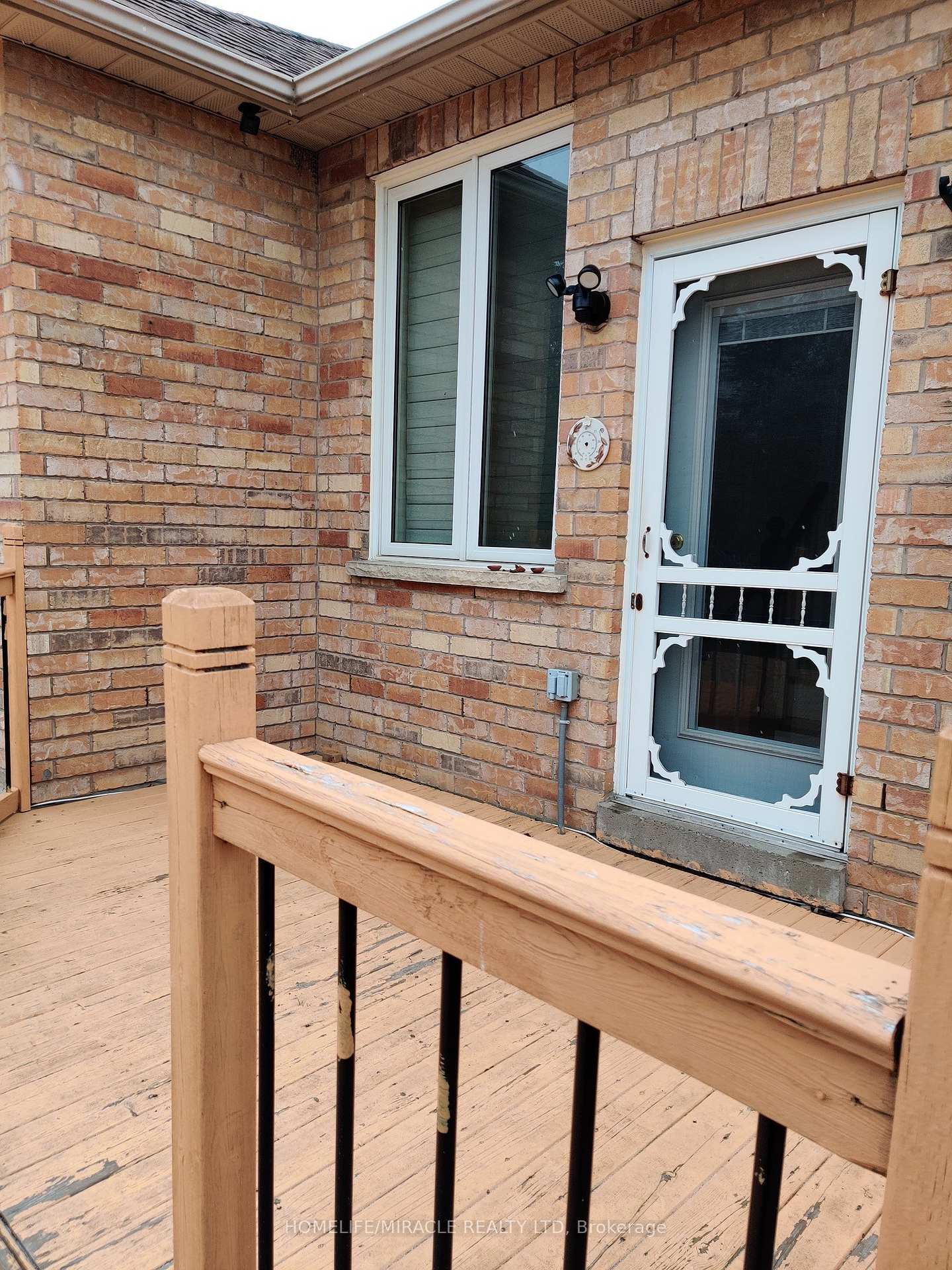 Photo 4 of Unit Basement, 12 Valleypark Crescent, Brampton, Fletcher's Meadow — HOMEH