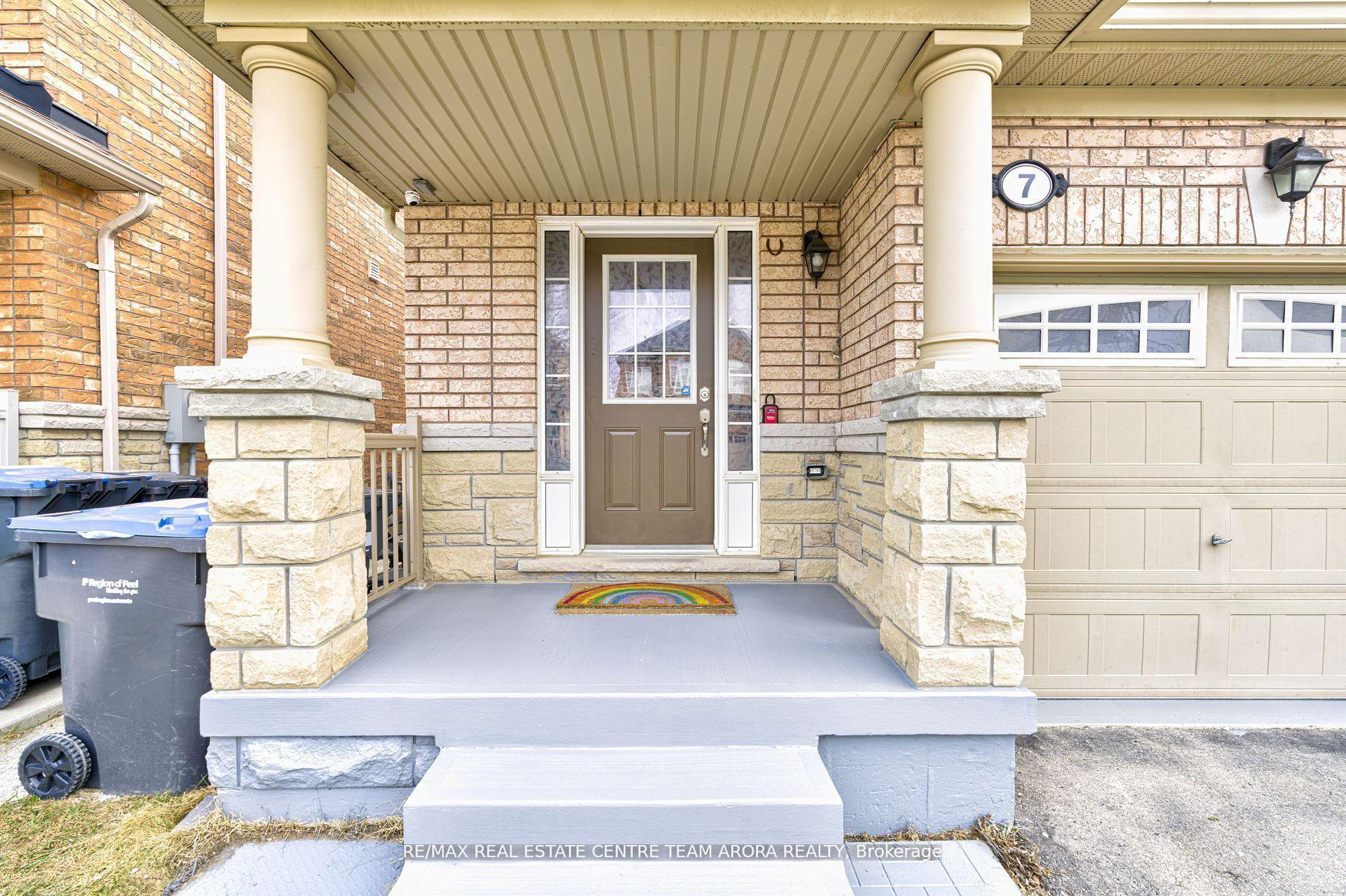 Photo 3 of 7 Selsdon Street, Brampton, Credit Valley — HOMEH