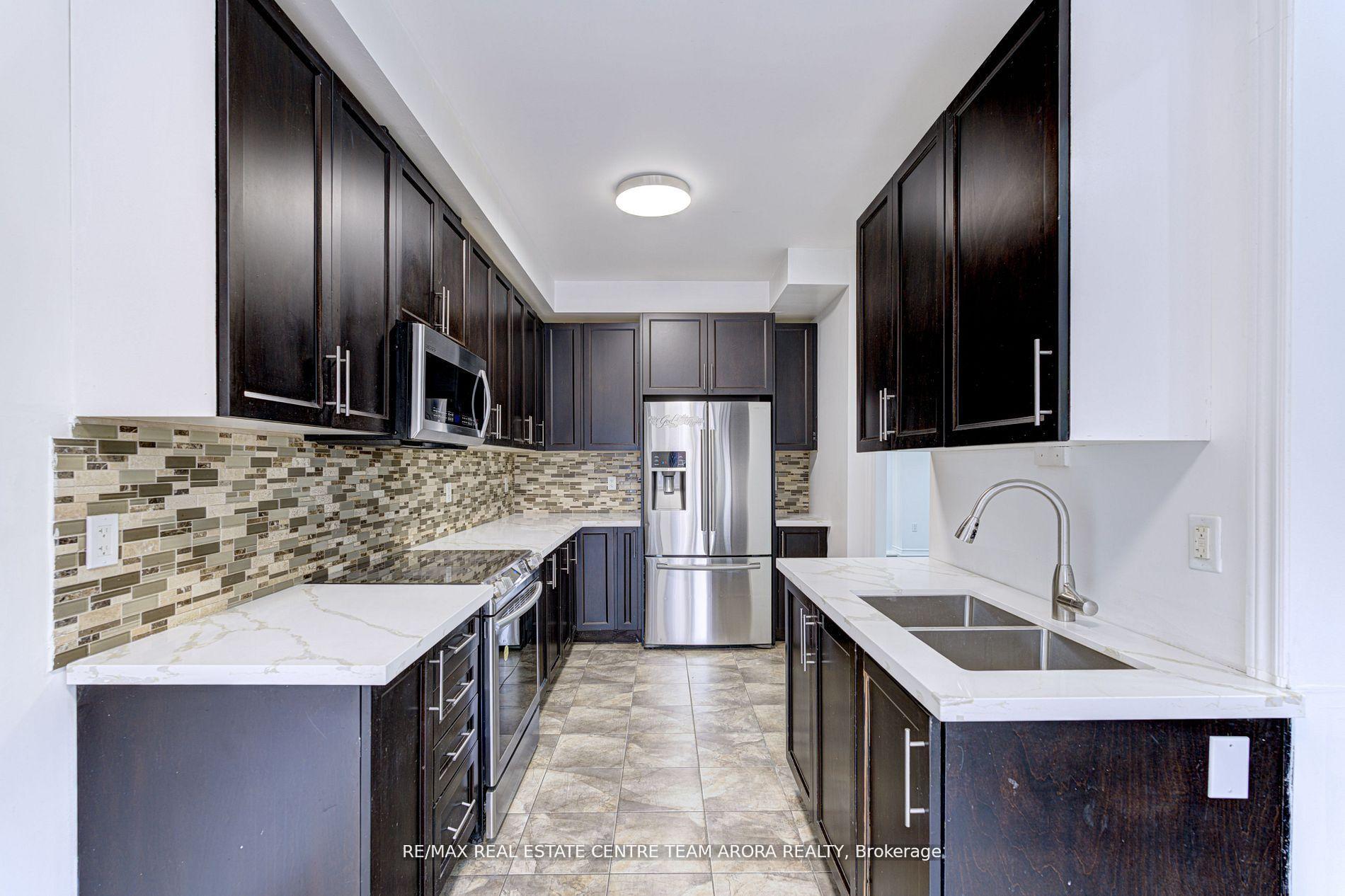 Photo 10 of 7 Selsdon Street, Brampton, Credit Valley — HOMEH