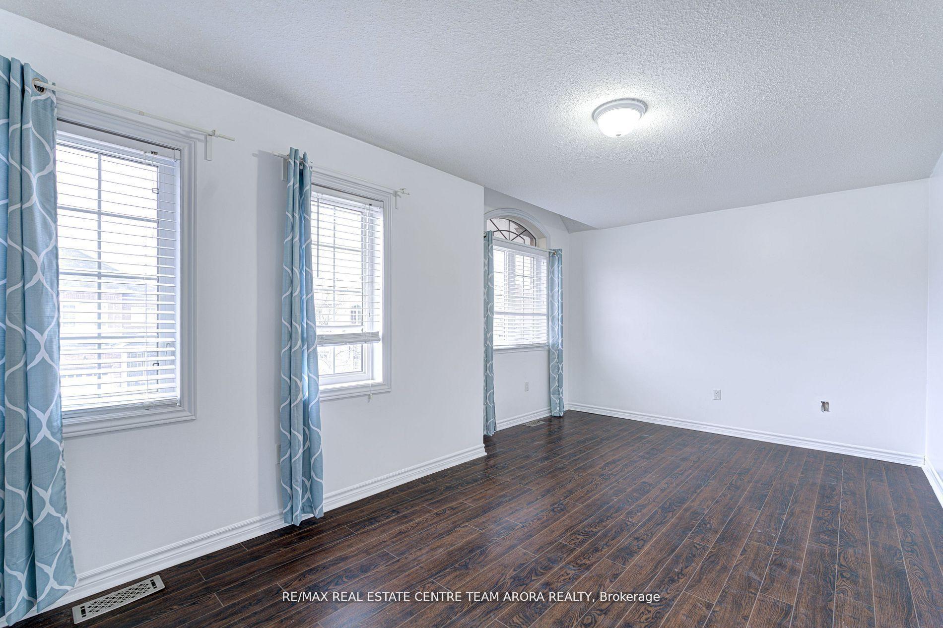 Photo 16 of 7 Selsdon Street, Brampton, Credit Valley — HOMEH