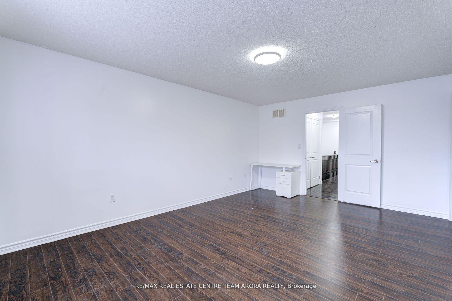 Photo 8 of 7 Selsdon Street, Brampton, Credit Valley — HOMEH
