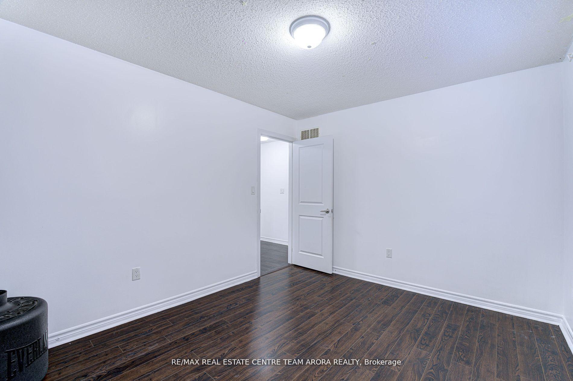 Photo 11 of 7 Selsdon Street, Brampton, Credit Valley — HOMEH
