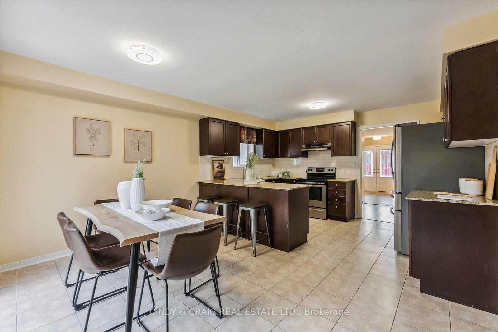 Photo 5 of 1555 Glenbourne Drive, Oshawa, Pinecrest — HOMEH