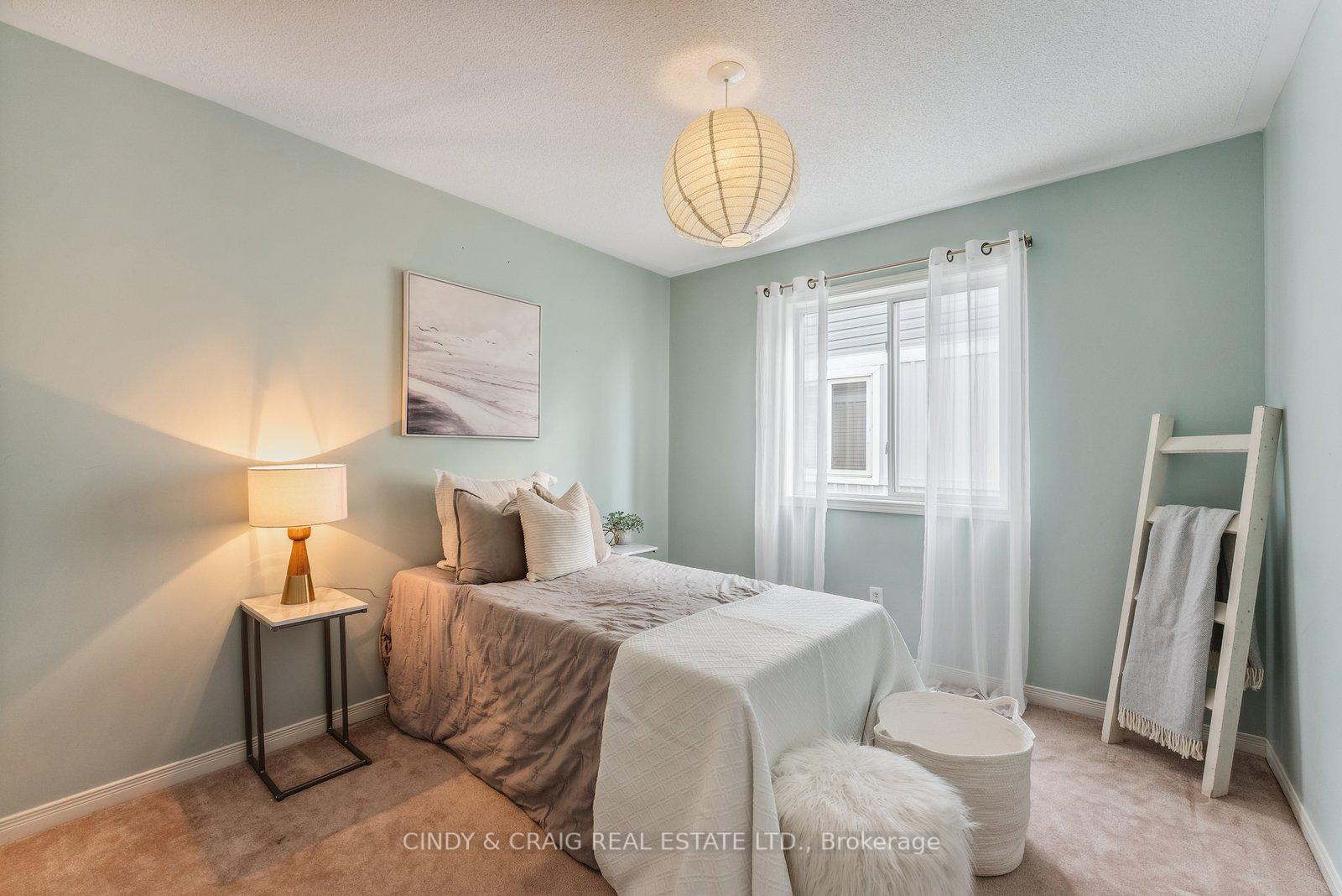 Photo 14 of 1555 Glenbourne Drive, Oshawa, Pinecrest — HOMEH