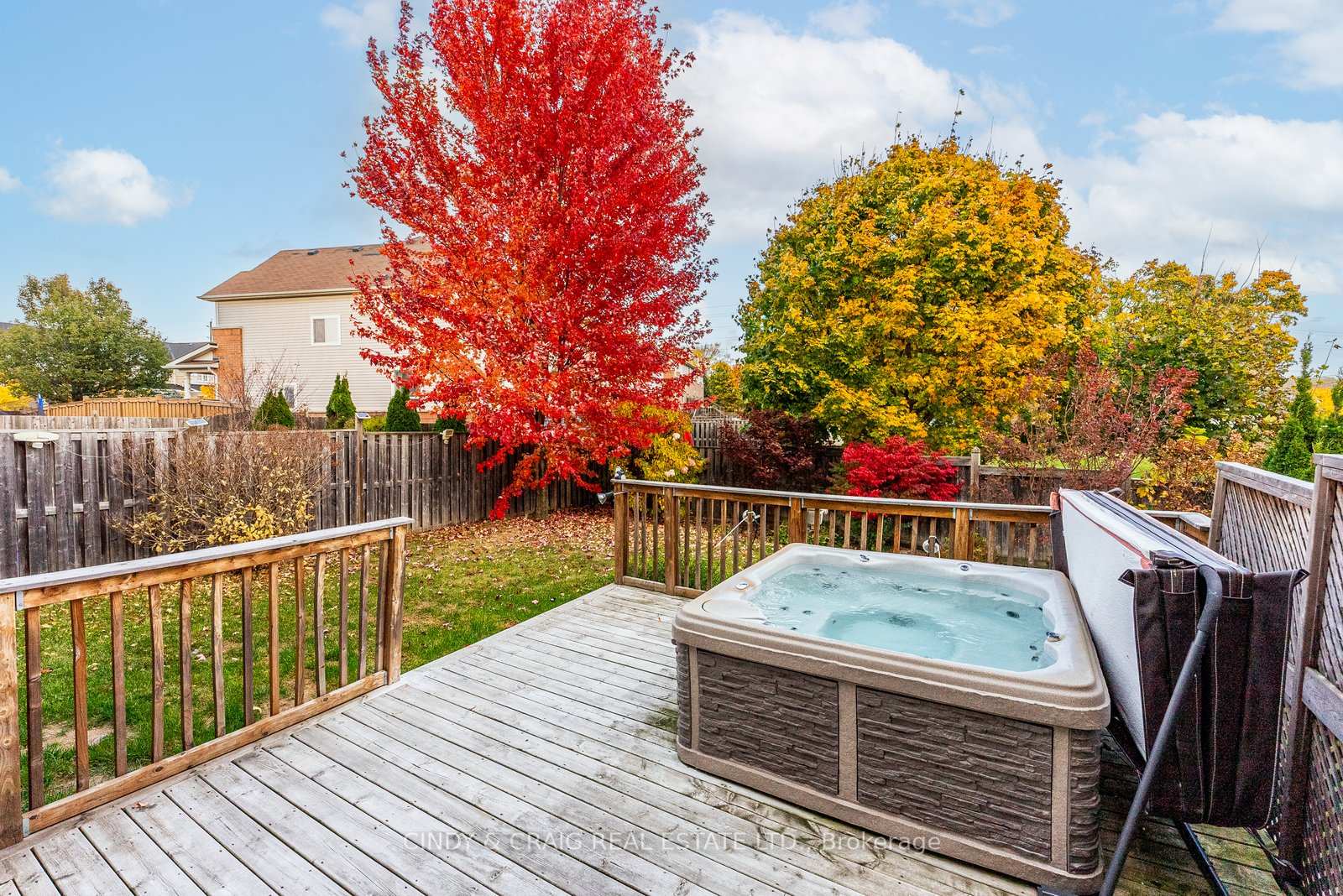 Photo 16 of 1555 Glenbourne Drive, Oshawa, Pinecrest — HOMEH