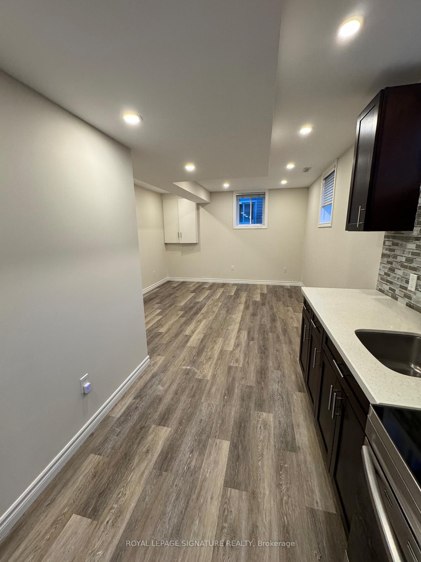 Photo 11 of 35 Saxon Road, Barrie, Innis-Shore — HOMEH