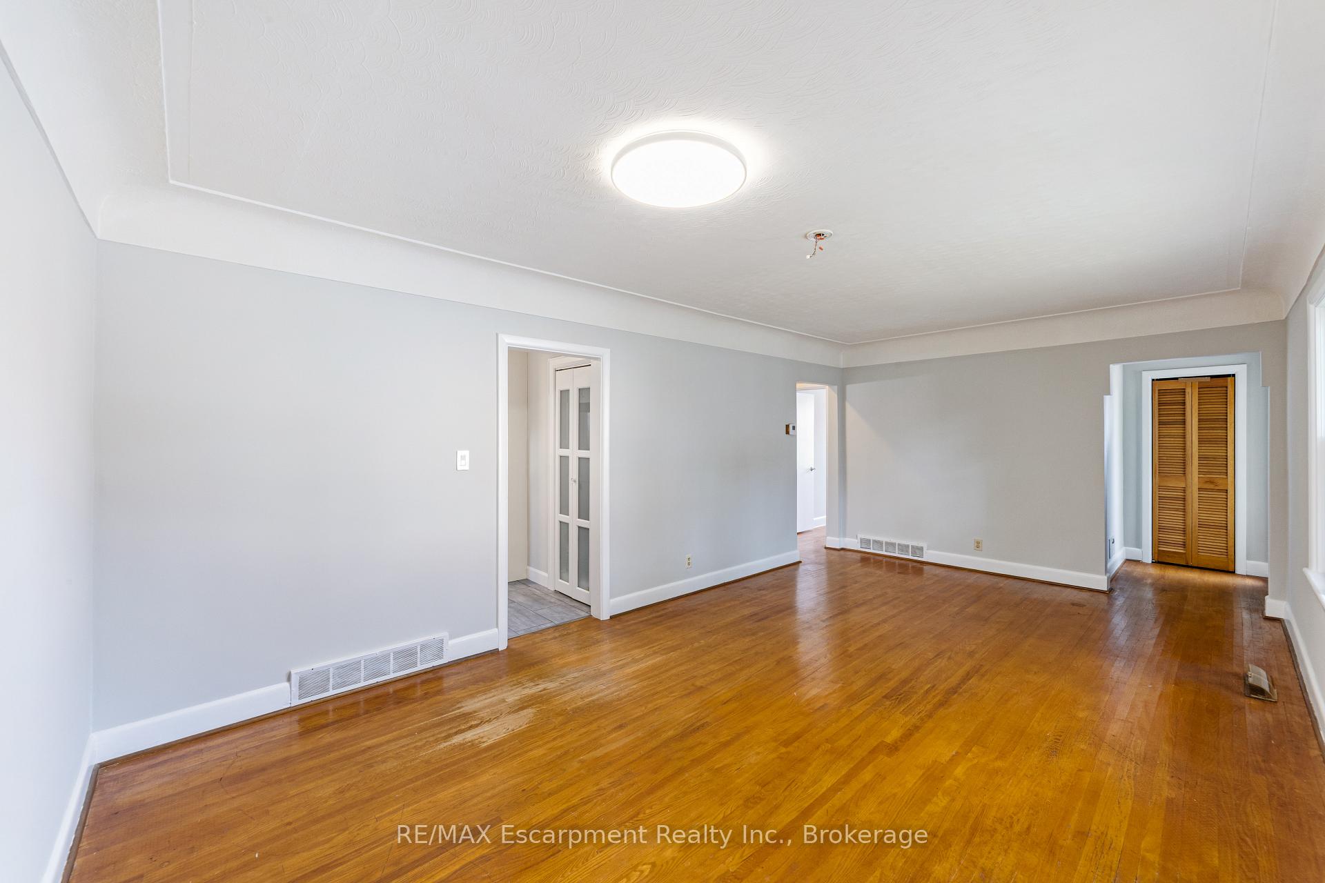 Photo 6 of 500 Rosseau Road, Hamilton, Rosedale — HOMEH