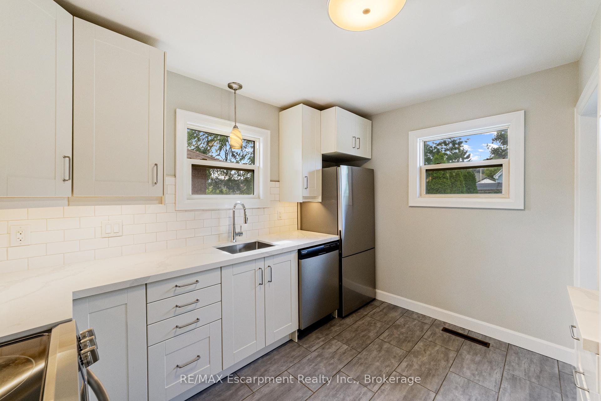 Photo 7 of 500 Rosseau Road, Hamilton, Rosedale — HOMEH