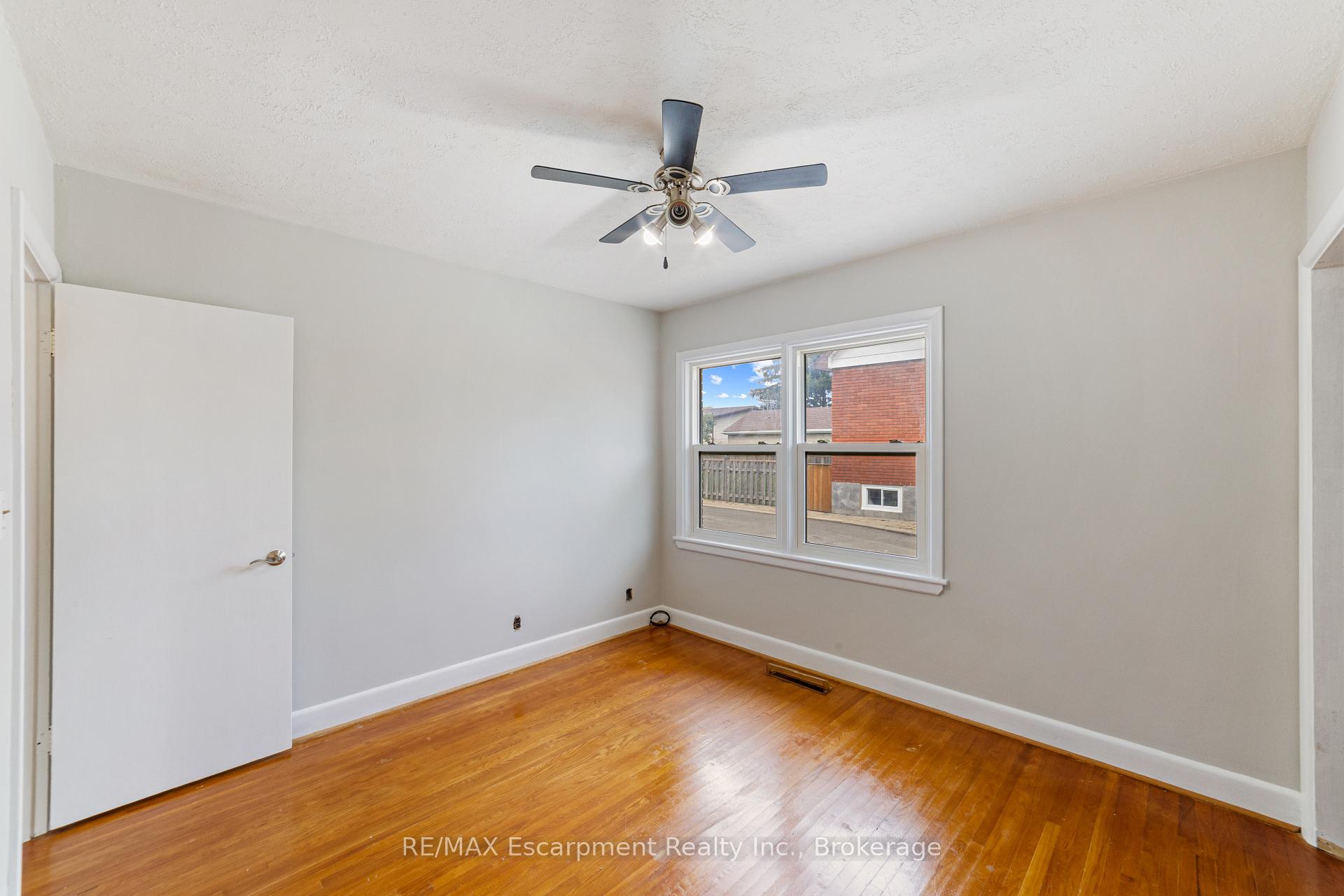 Photo 10 of 500 Rosseau Road, Hamilton, Rosedale — HOMEH