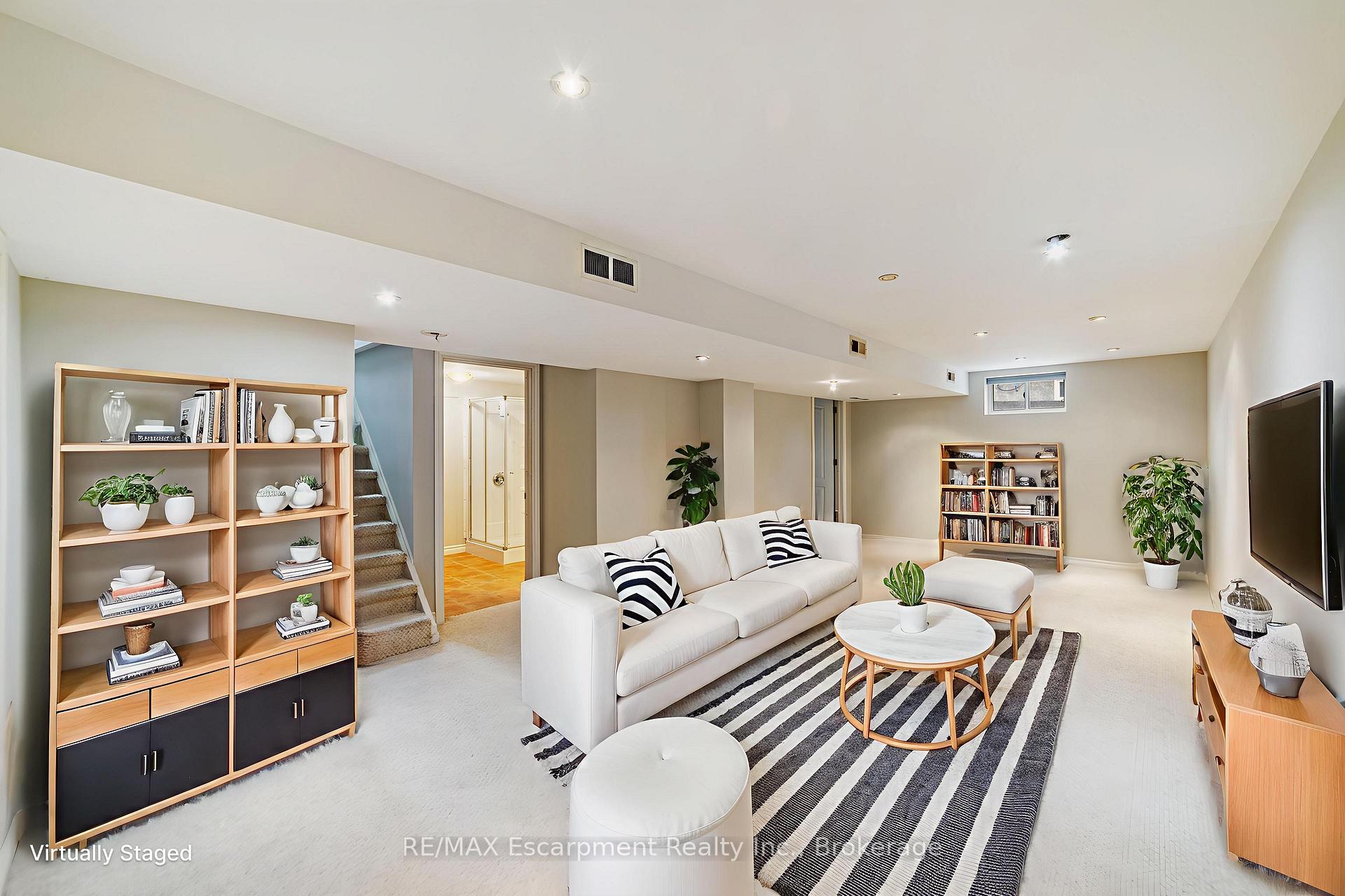 Photo 14 of 500 Rosseau Road, Hamilton, Rosedale — HOMEH