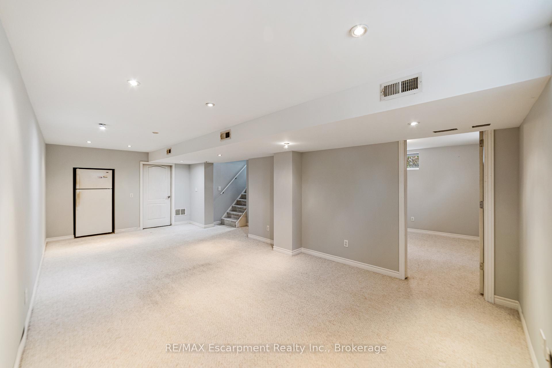 Photo 18 of 500 Rosseau Road, Hamilton, Rosedale — HOMEH