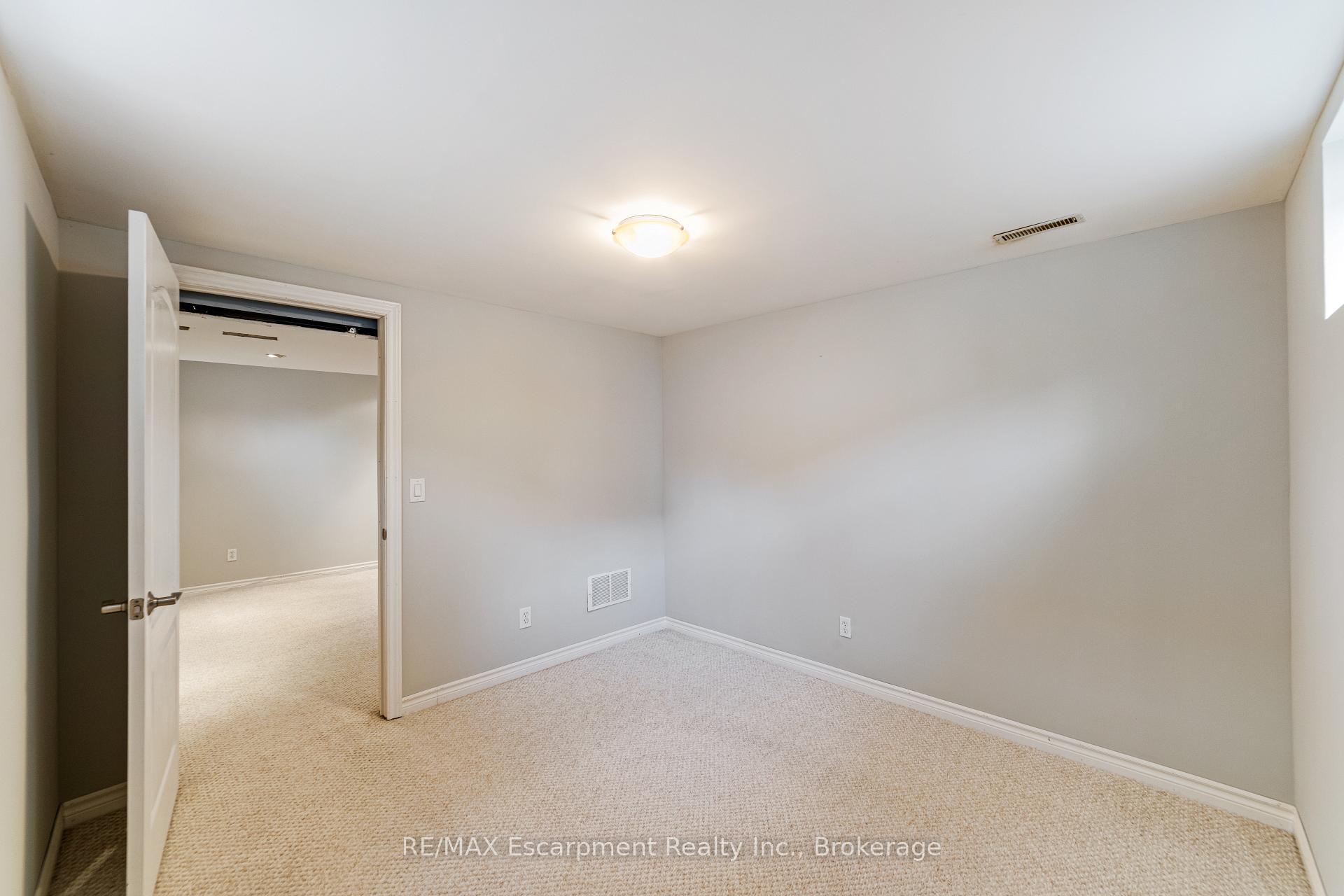 Photo 20 of 500 Rosseau Road, Hamilton, Rosedale — HOMEH