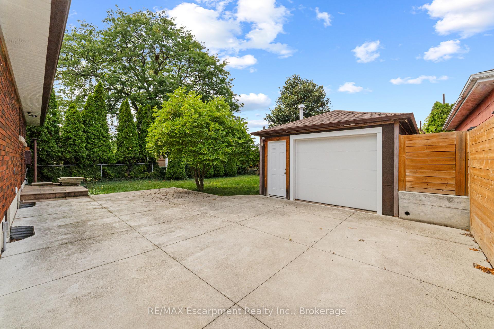 Photo 22 of 500 Rosseau Road, Hamilton, Rosedale — HOMEH