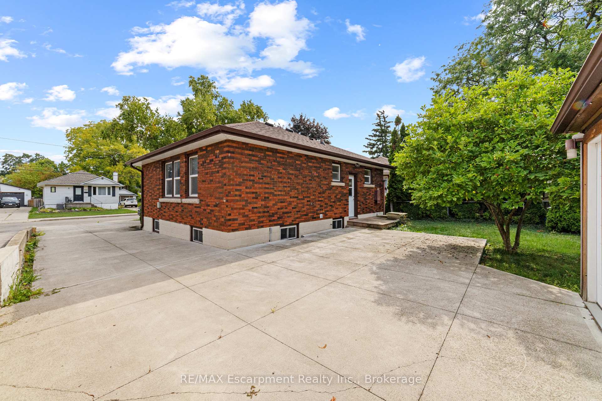 Photo 23 of 500 Rosseau Road, Hamilton, Rosedale — HOMEH