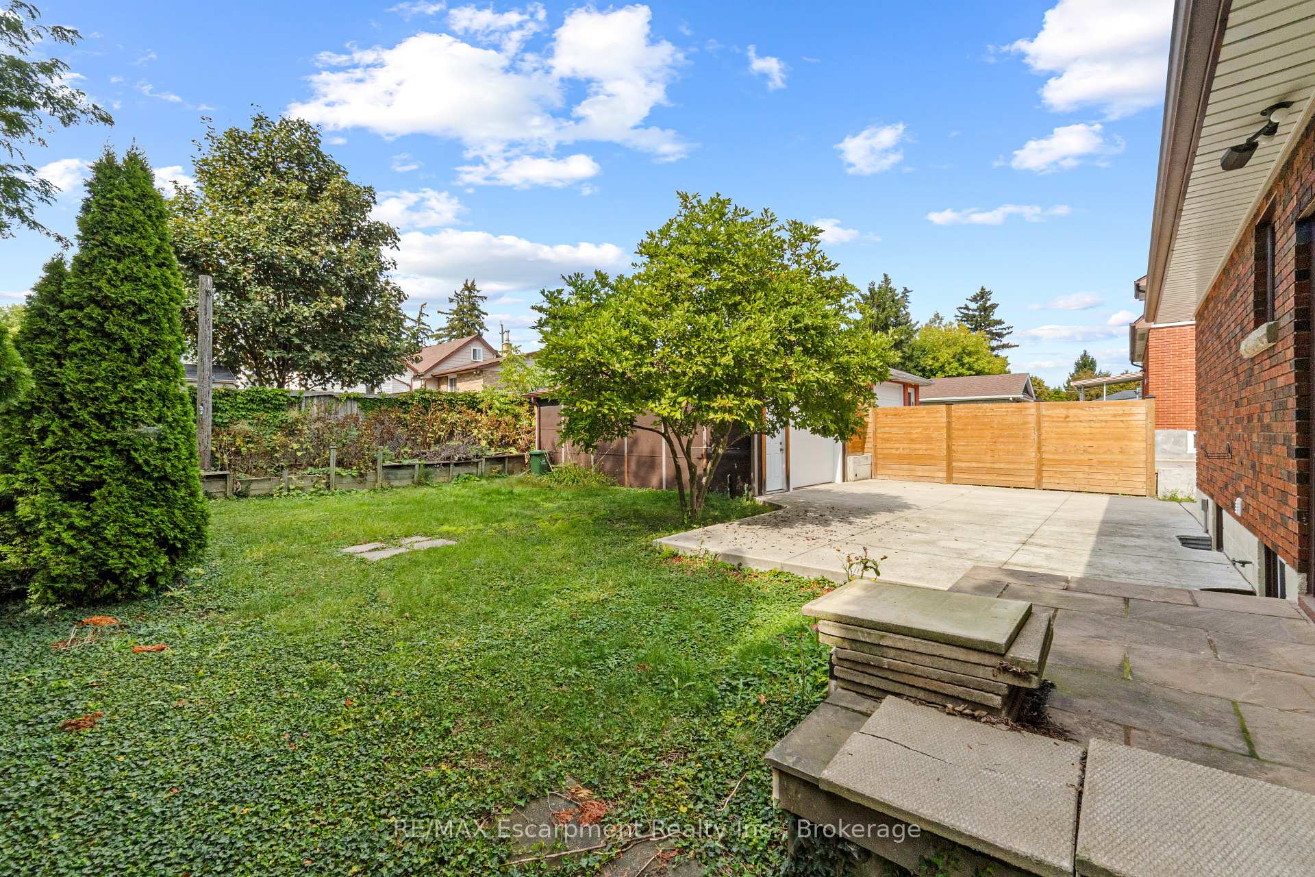 Photo 24 of 500 Rosseau Road, Hamilton, Rosedale — HOMEH