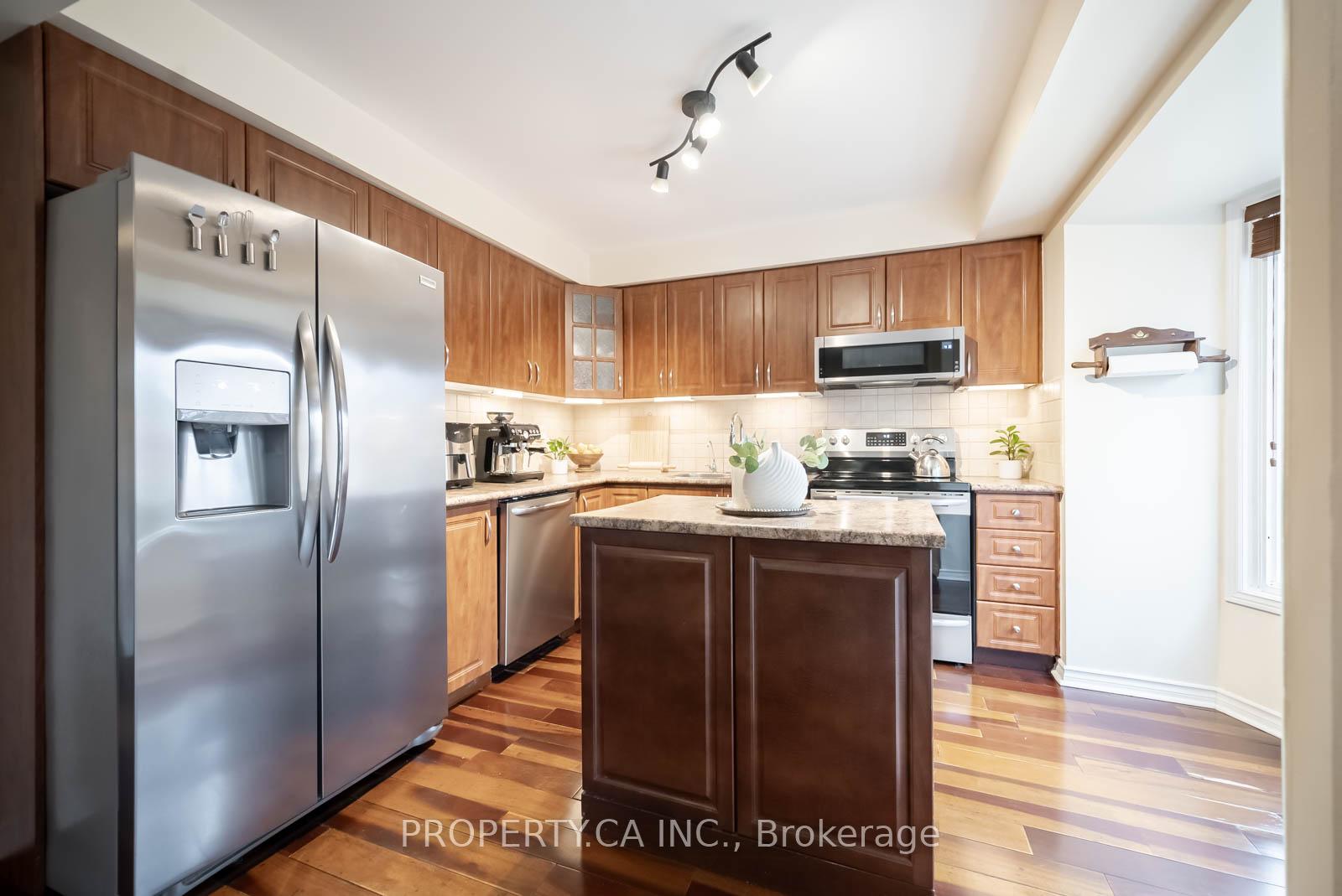 Photo 11 of 2422 Coventry Way, Burlington, Brant Hills — HOMEH