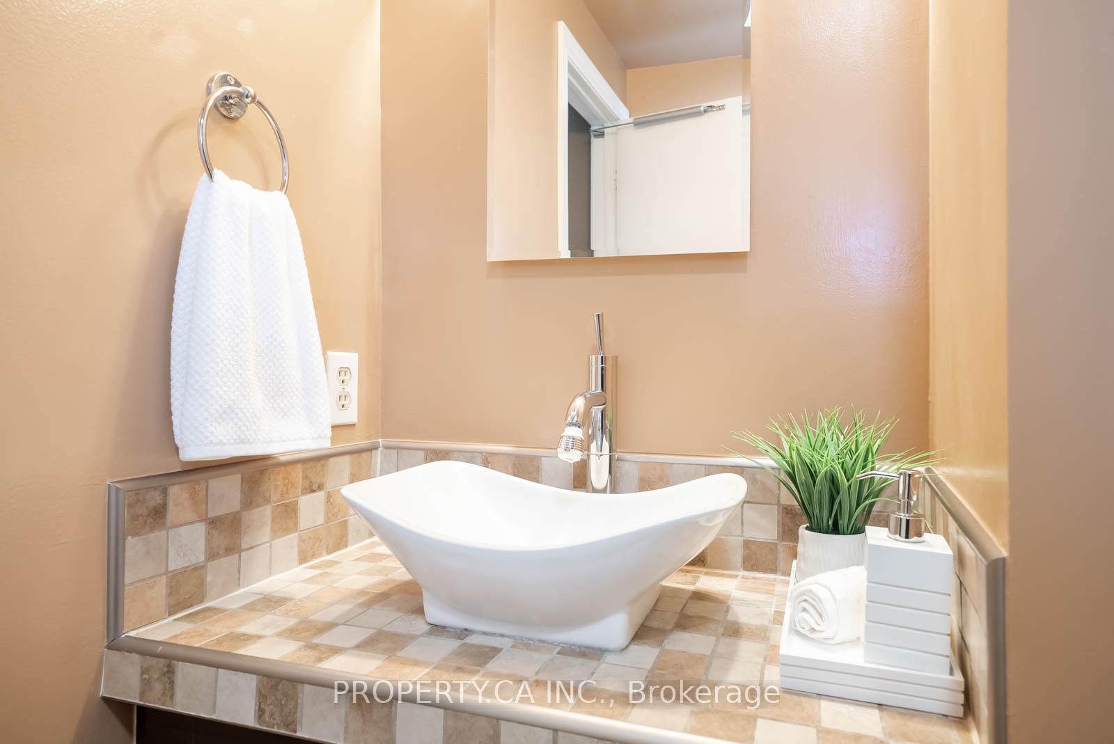 Photo 21 of 2422 Coventry Way, Burlington, Brant Hills — HOMEH