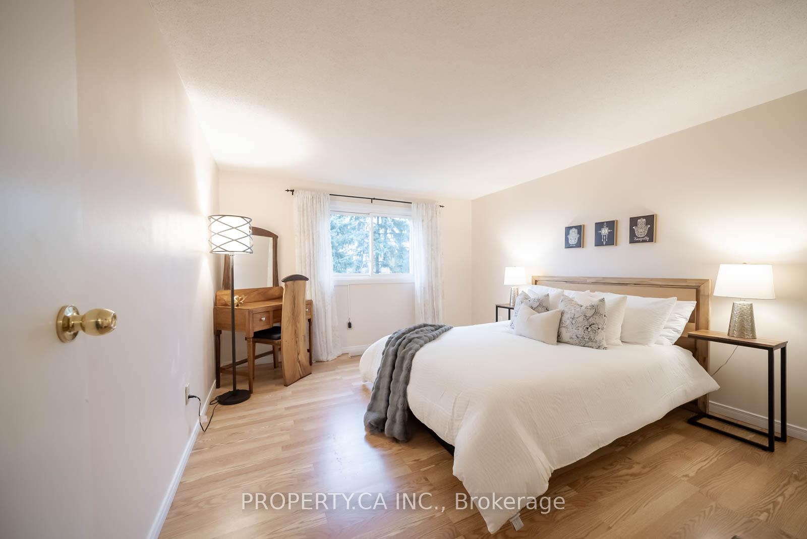 Photo 22 of 2422 Coventry Way, Burlington, Brant Hills — HOMEH