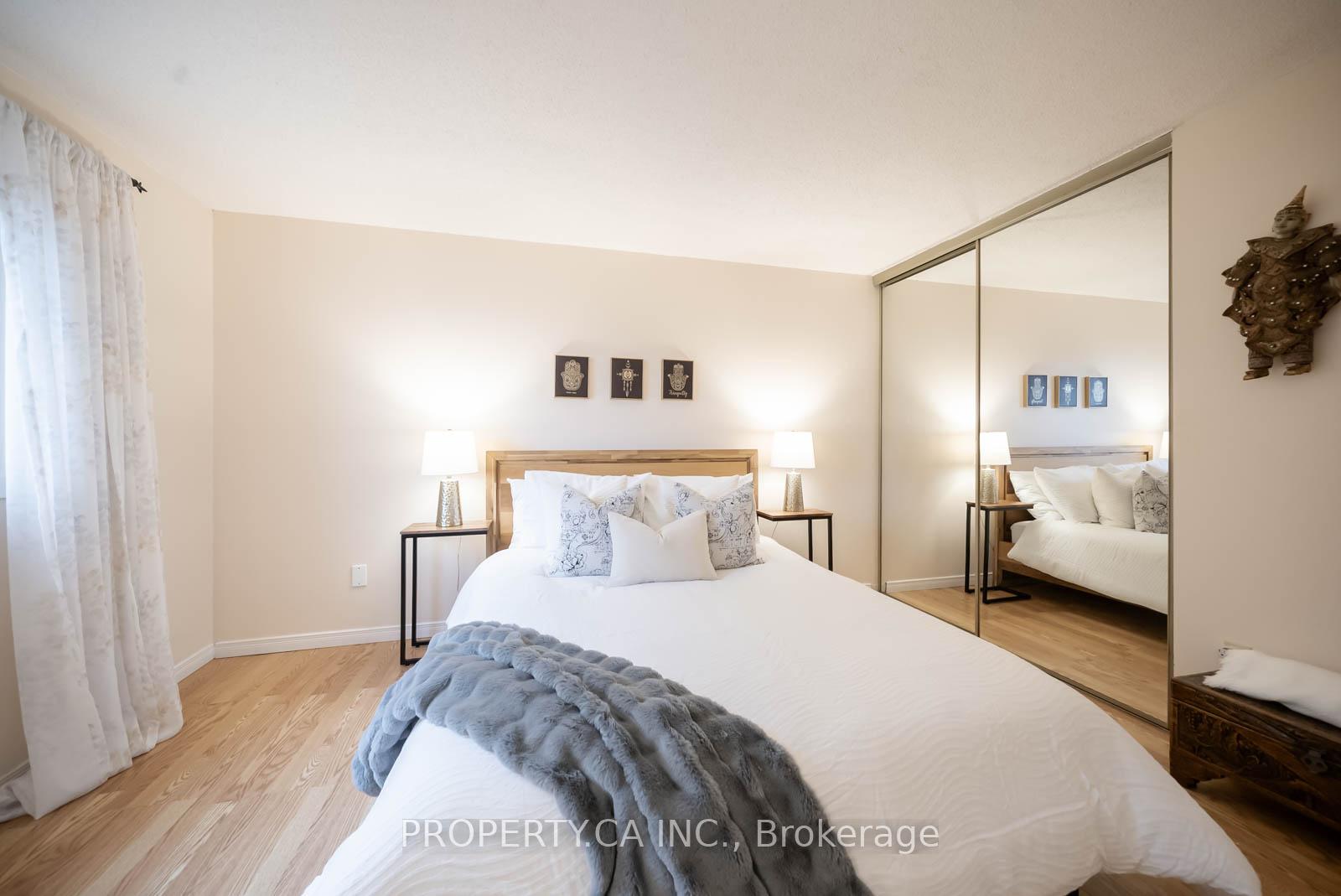 Photo 23 of 2422 Coventry Way, Burlington, Brant Hills — HOMEH