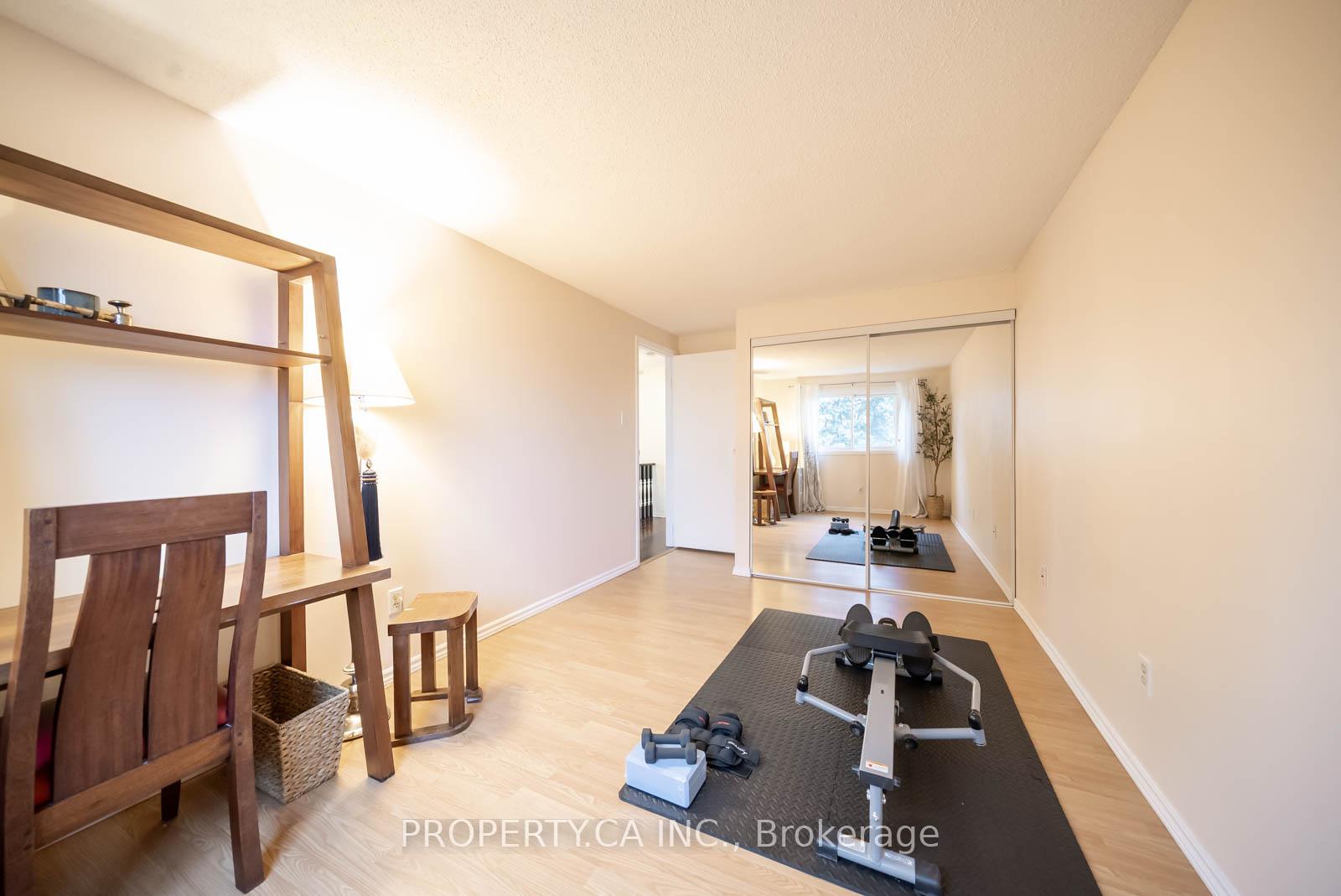 Photo 24 of 2422 Coventry Way, Burlington, Brant Hills — HOMEH