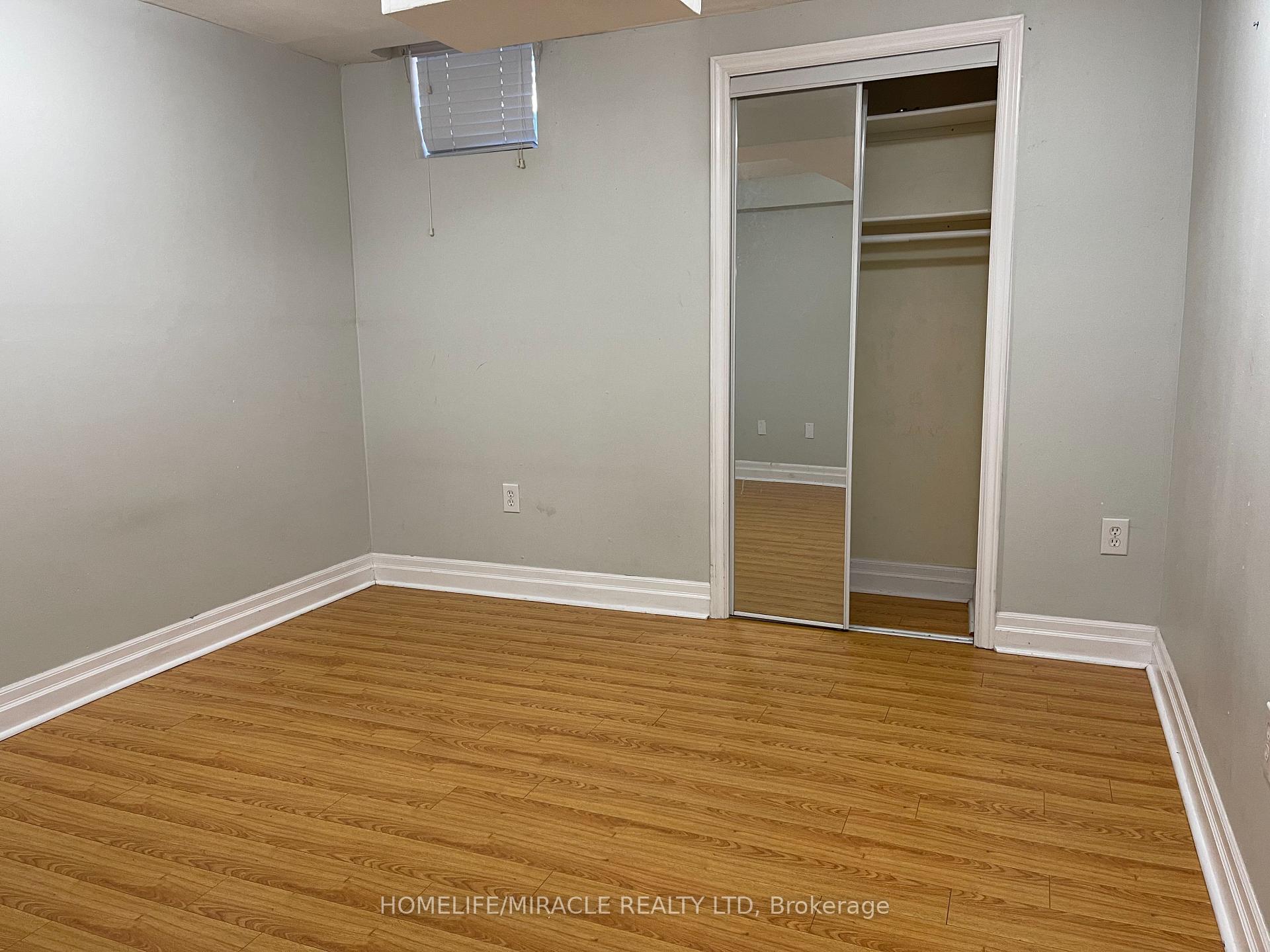 Photo 4 of 28 Whitwell Drive, Brampton, Vales of Castlemore — HOMEH