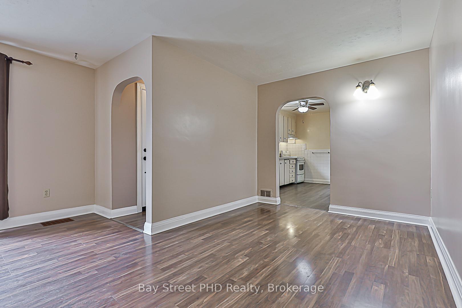 Photo 9 of 19 Herbert Avenue, Oshawa, Samac — HOMEH