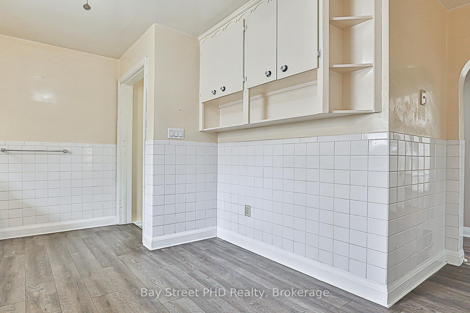 Photo 15 of 19 Herbert Avenue, Oshawa, Samac — HOMEH