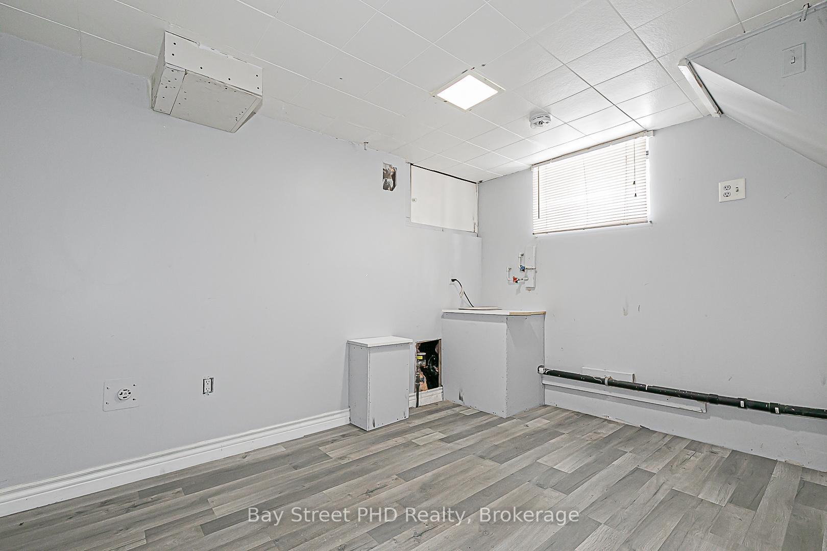 Photo 34 of 19 Herbert Avenue, Oshawa, Samac — HOMEH